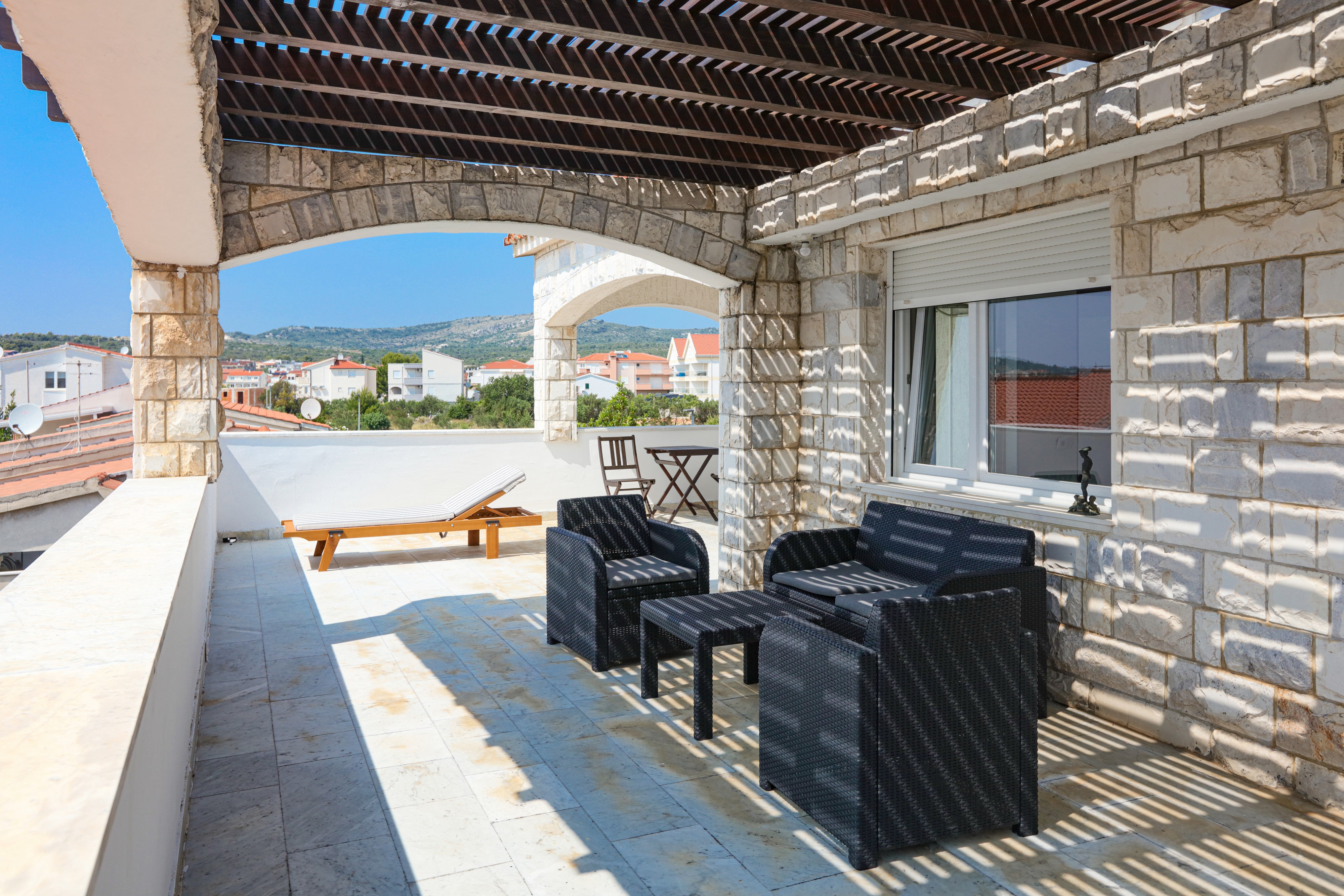 Comfortable and spacious house near beach Rogoznica  K