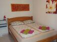 Dormitor 1 Biograd na Moru, Dormitor 1 în unitate de cazare tip apartment, animale de companie sunt acceptate şi WiFi.