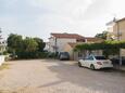 Parking lot Vodice, Vodice, Parking lot 6236 - Apartments with pebble beach.