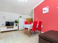 Jídelna Tribunj, Jídelna v ubytování typu apartment, domácí mazlíčci povoleni a WiFi.