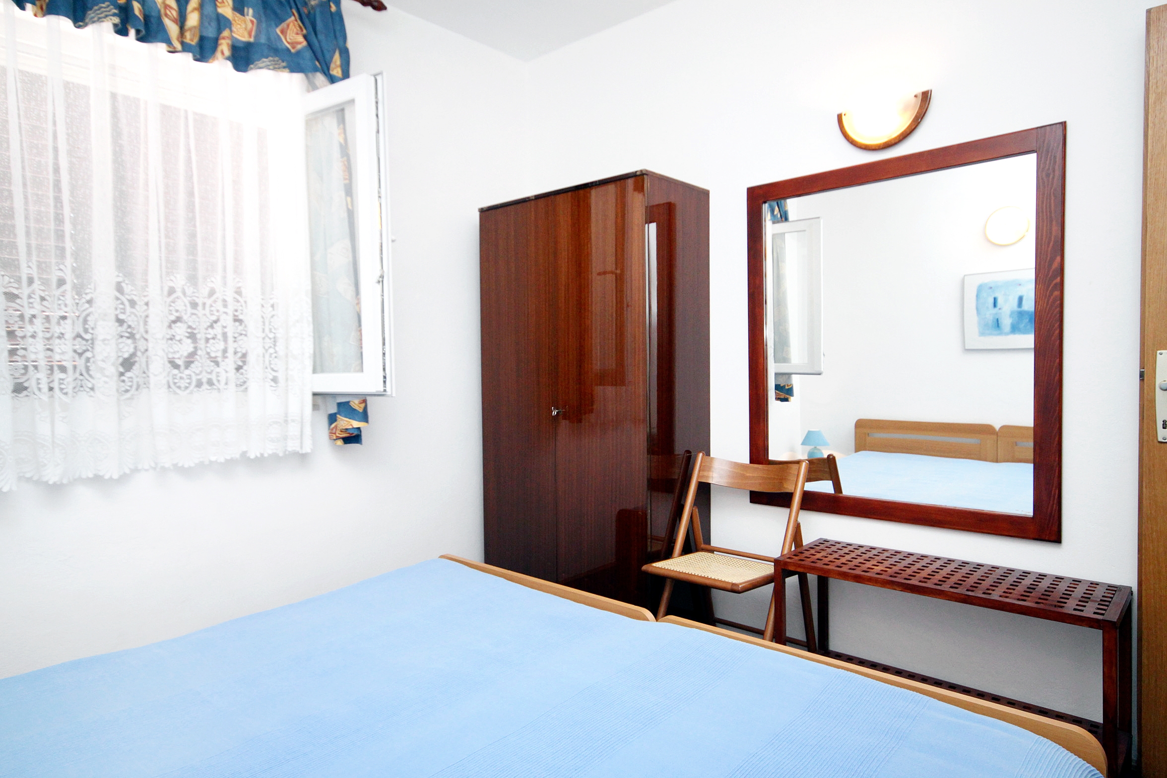 One bedroom apartment near beach Brgulje, Molat  A-a
