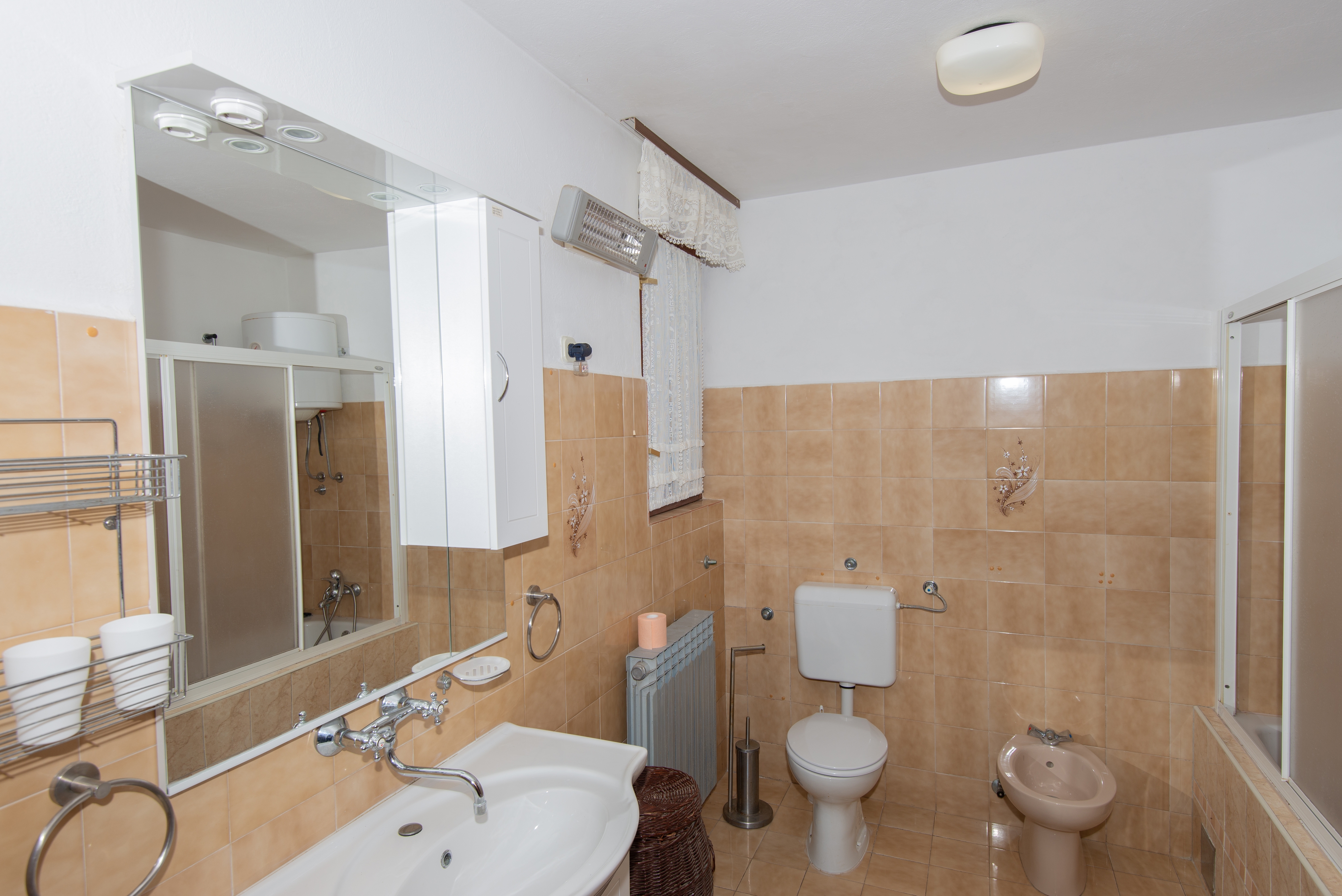 Three bedroom apartment with terrace and sea view Molat  A-a