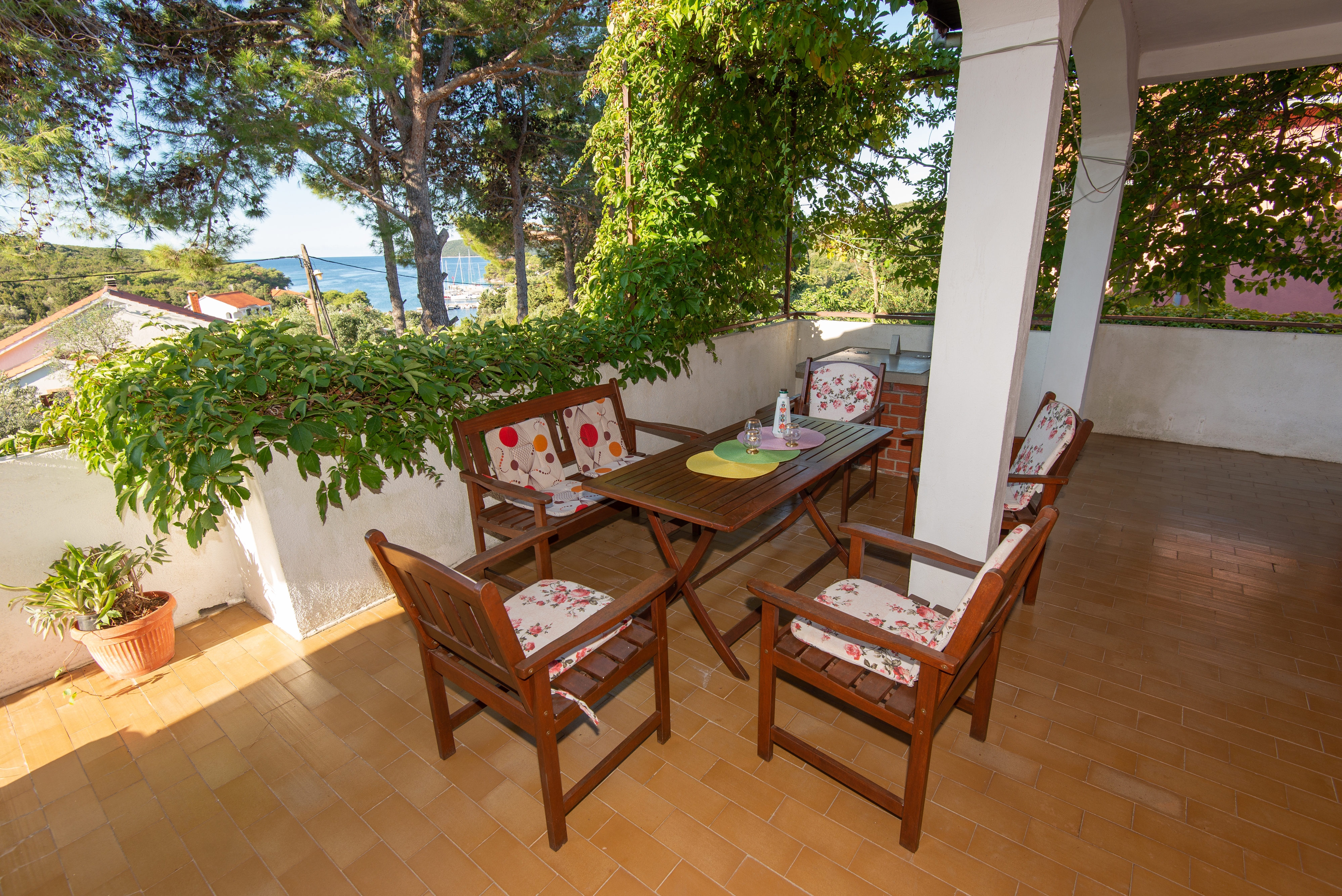 Three bedroom apartment with terrace and sea view Molat (A-6249-a)