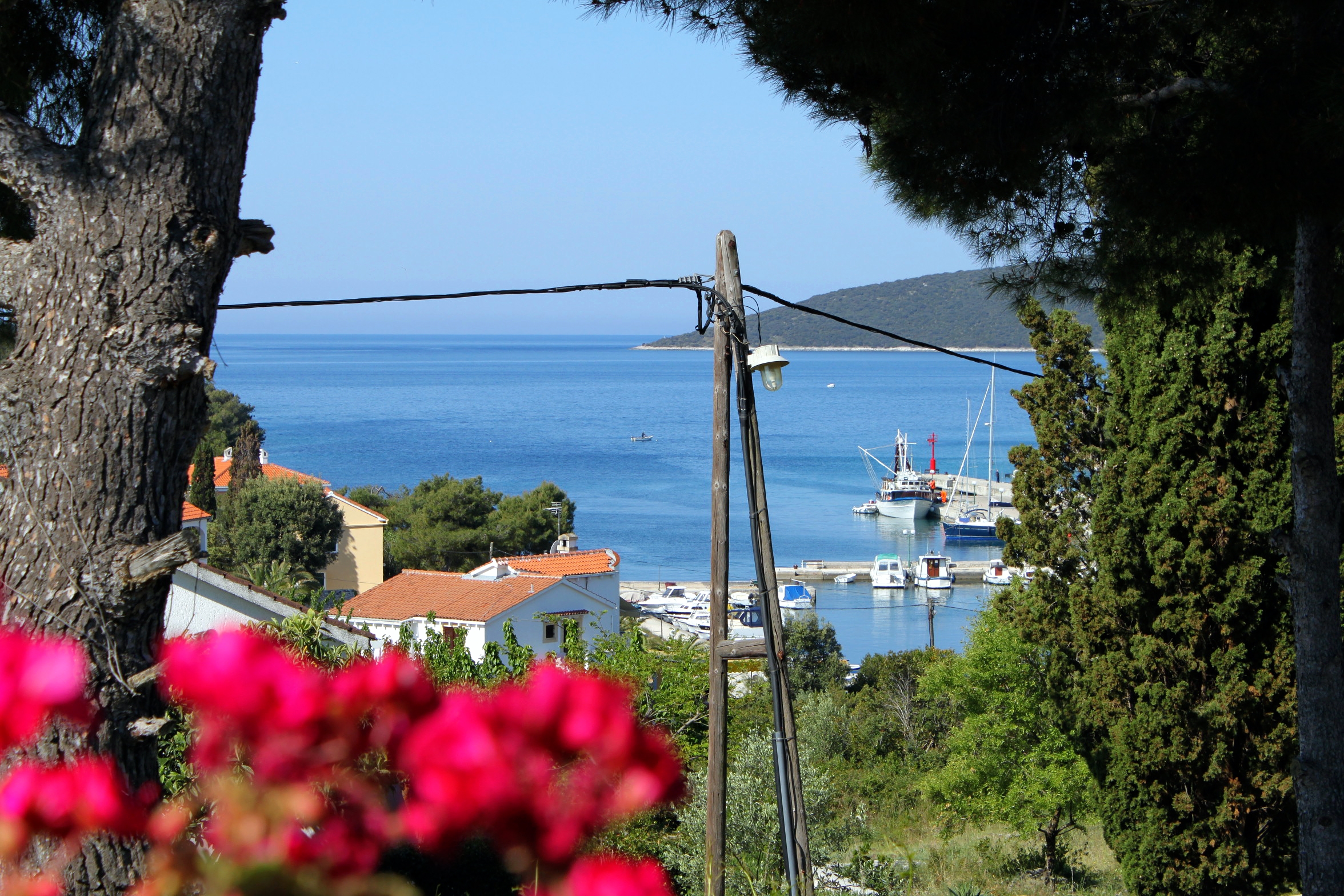 Three bedroom apartment with terrace and sea view Molat  A-a