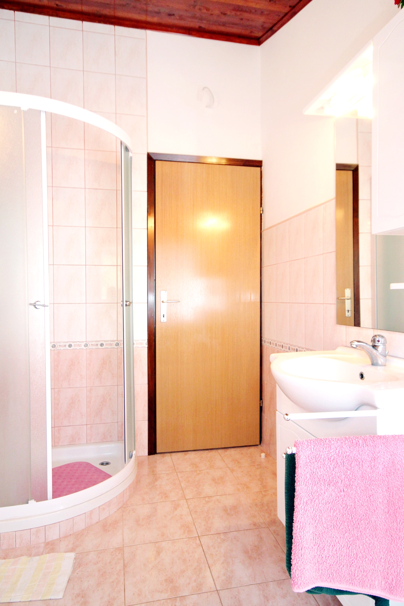 One bedroom apartment with terrace and sea view Brgulje, Molat  A-a