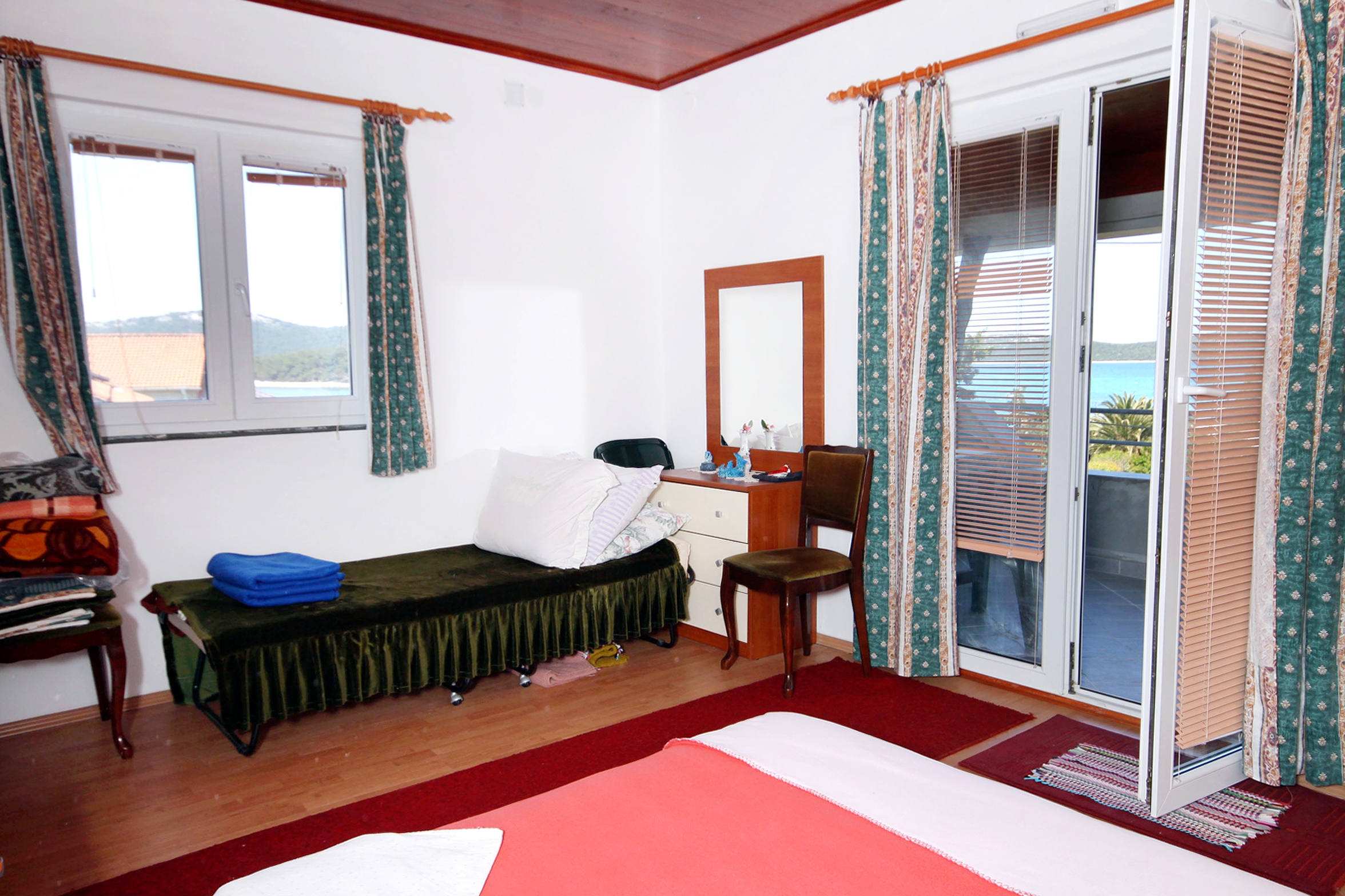 One bedroom apartment with terrace and sea view Brgulje, Molat  A-a
