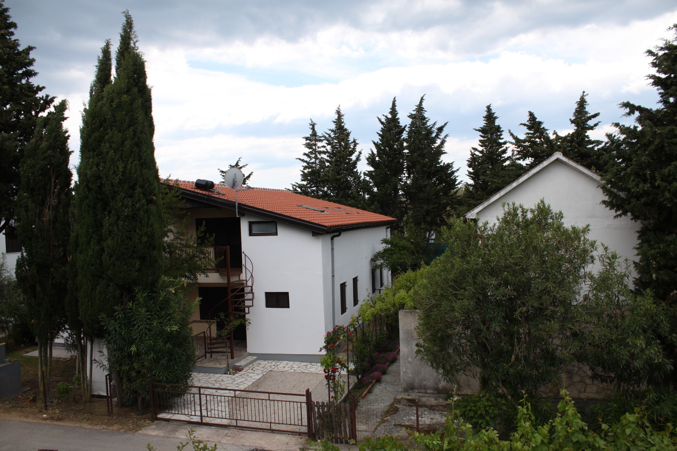 One bedroom apartment with terrace Sabunike, Zadar  A-b