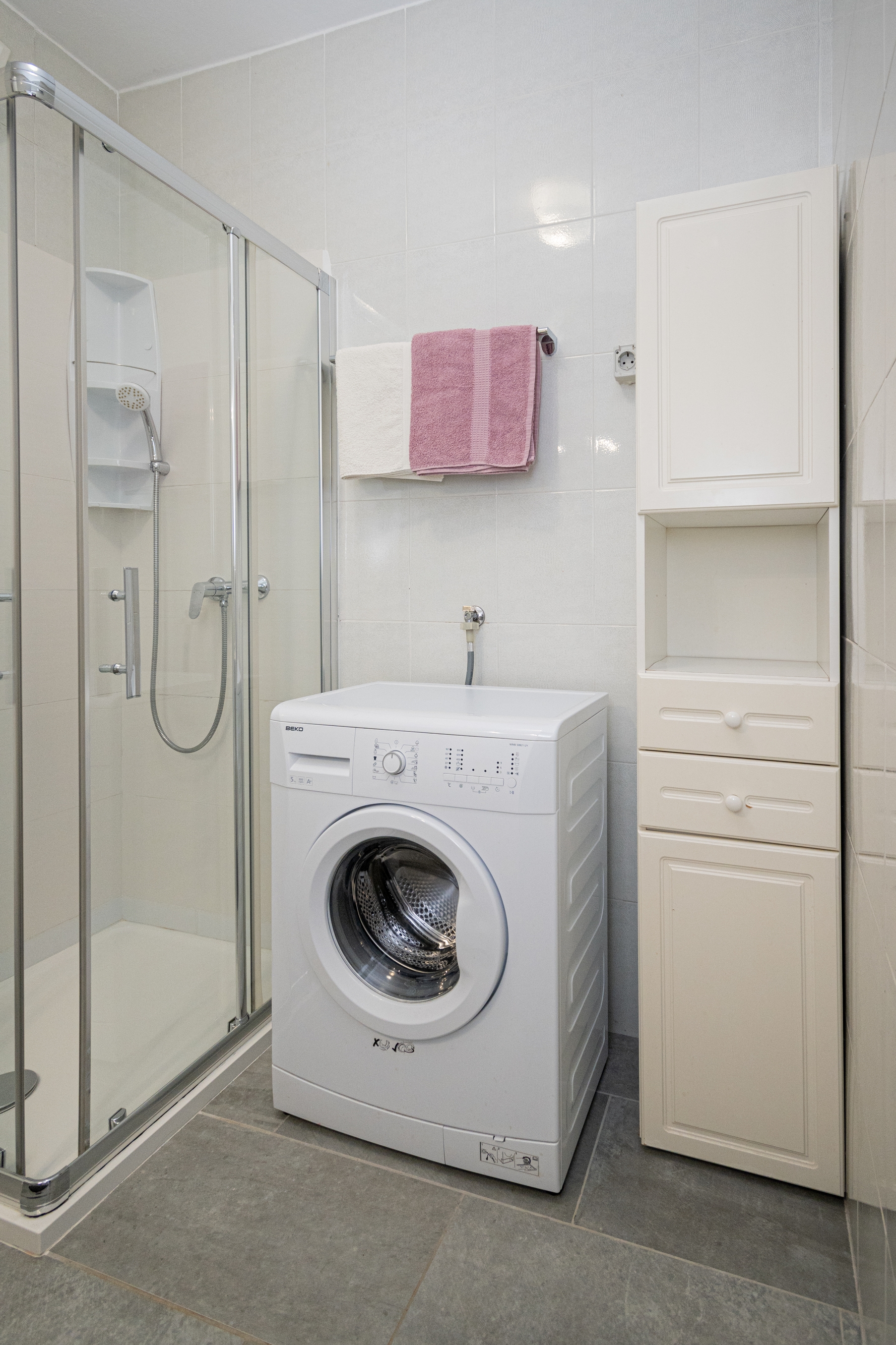 Three bedroom apartment near beach Tkon, Pašman  A-d