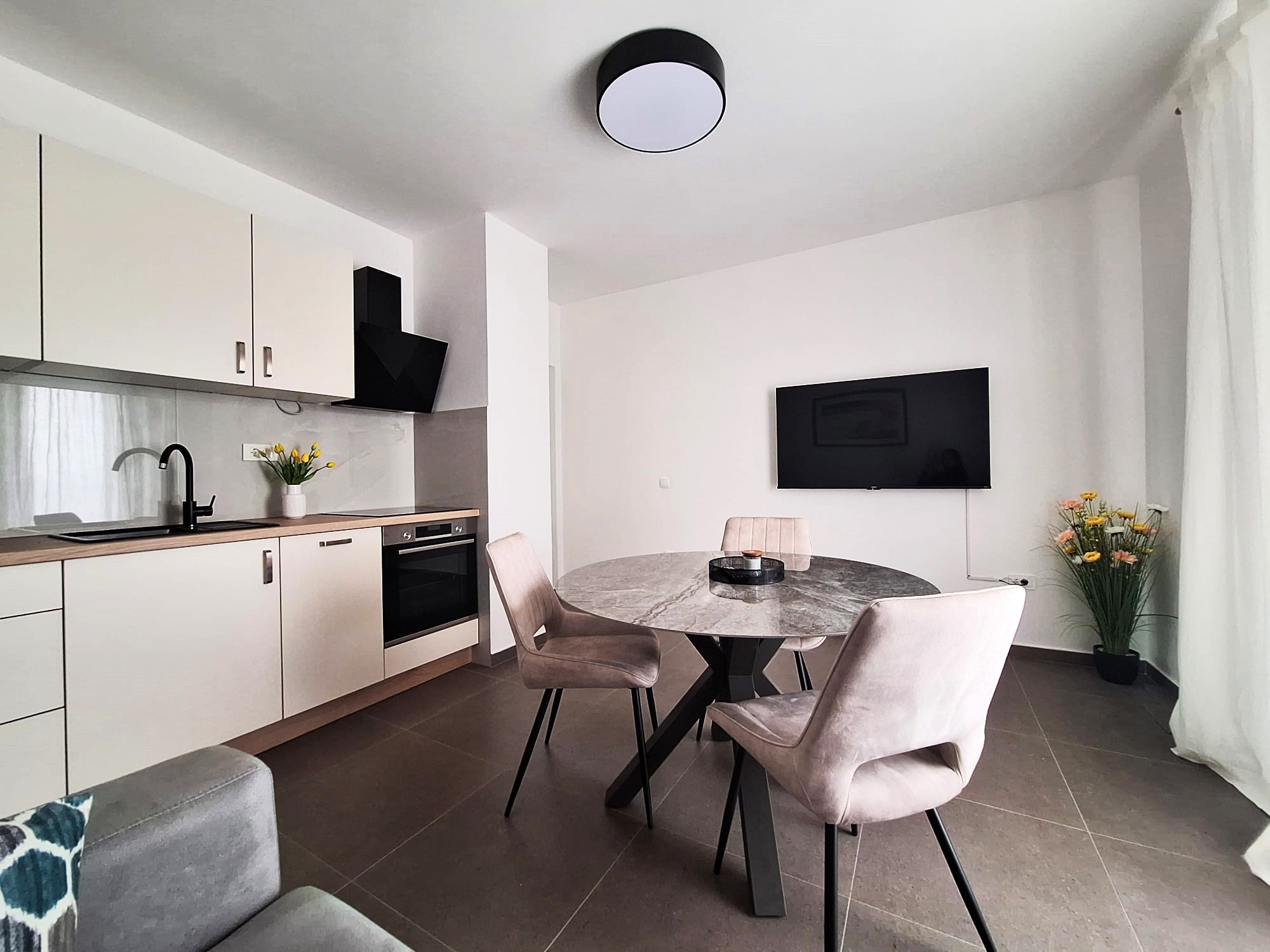 Three bedroom apartment near beach Tkon, Pašman  A-d