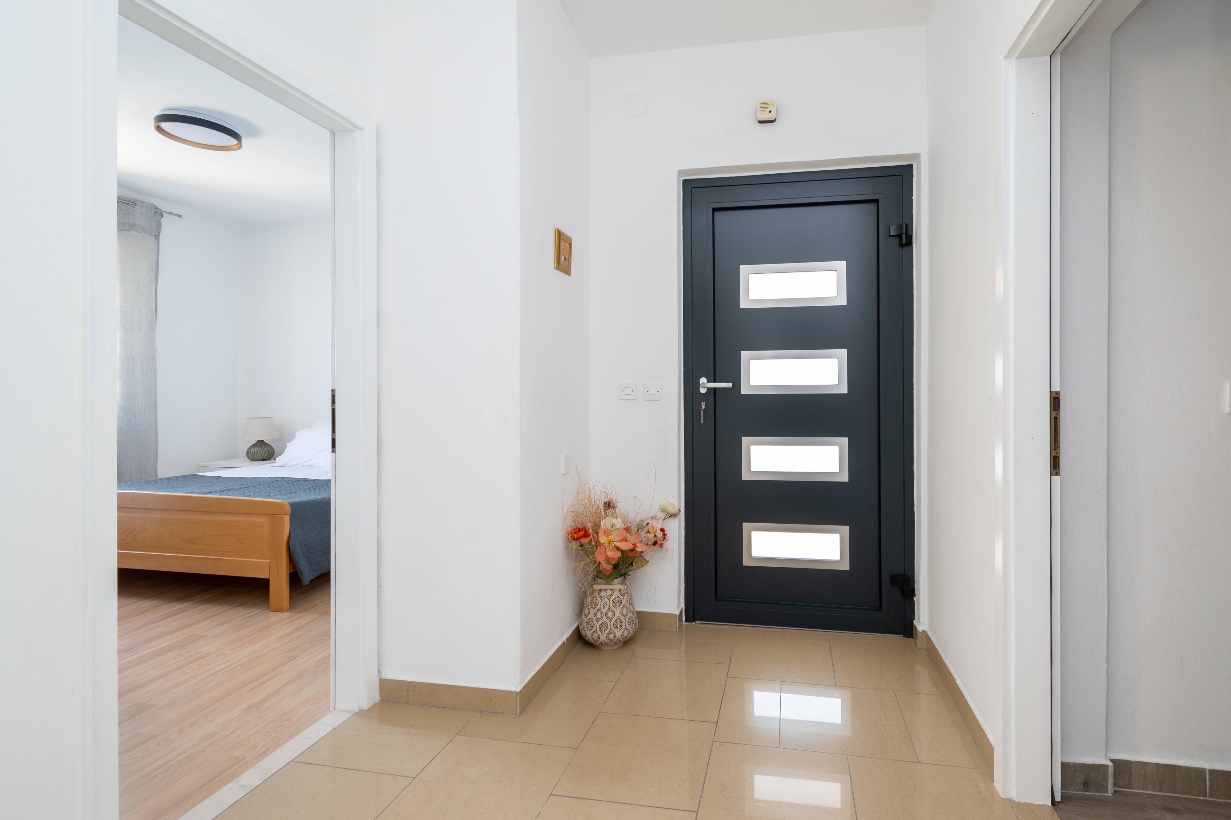 Three bedroom apartment near beach Tkon, Pašman  A-d