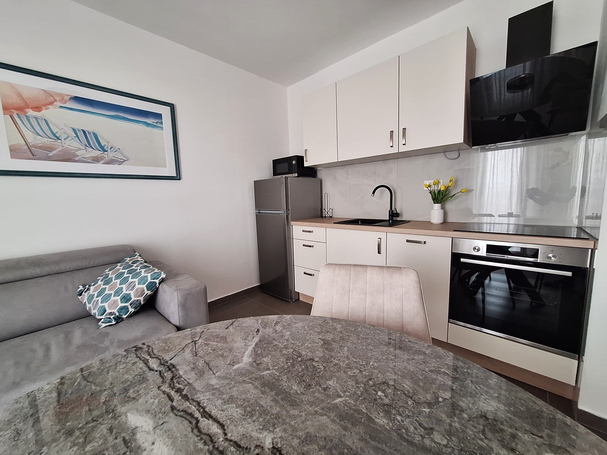 Three bedroom apartment near beach Tkon, Pašman  A-d