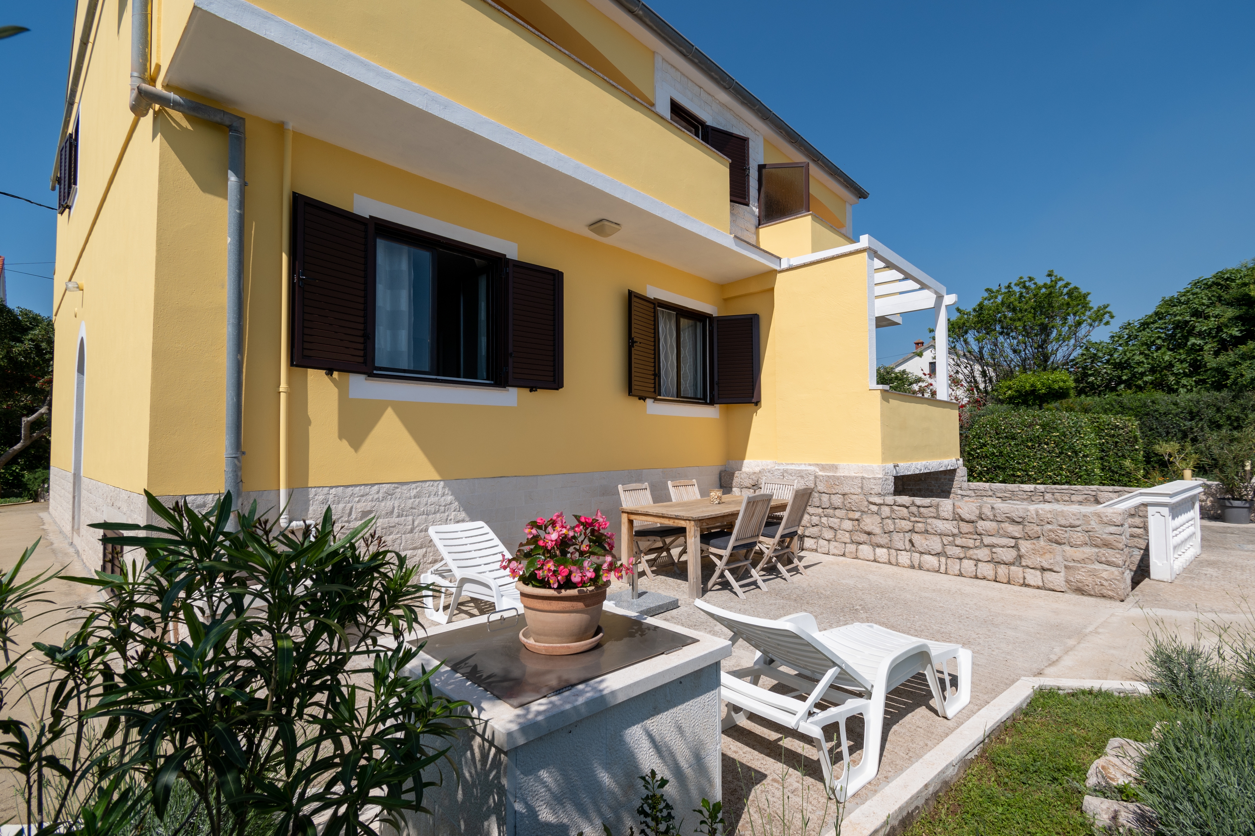 Three bedroom apartment near beach Tkon, Pašman  A-d