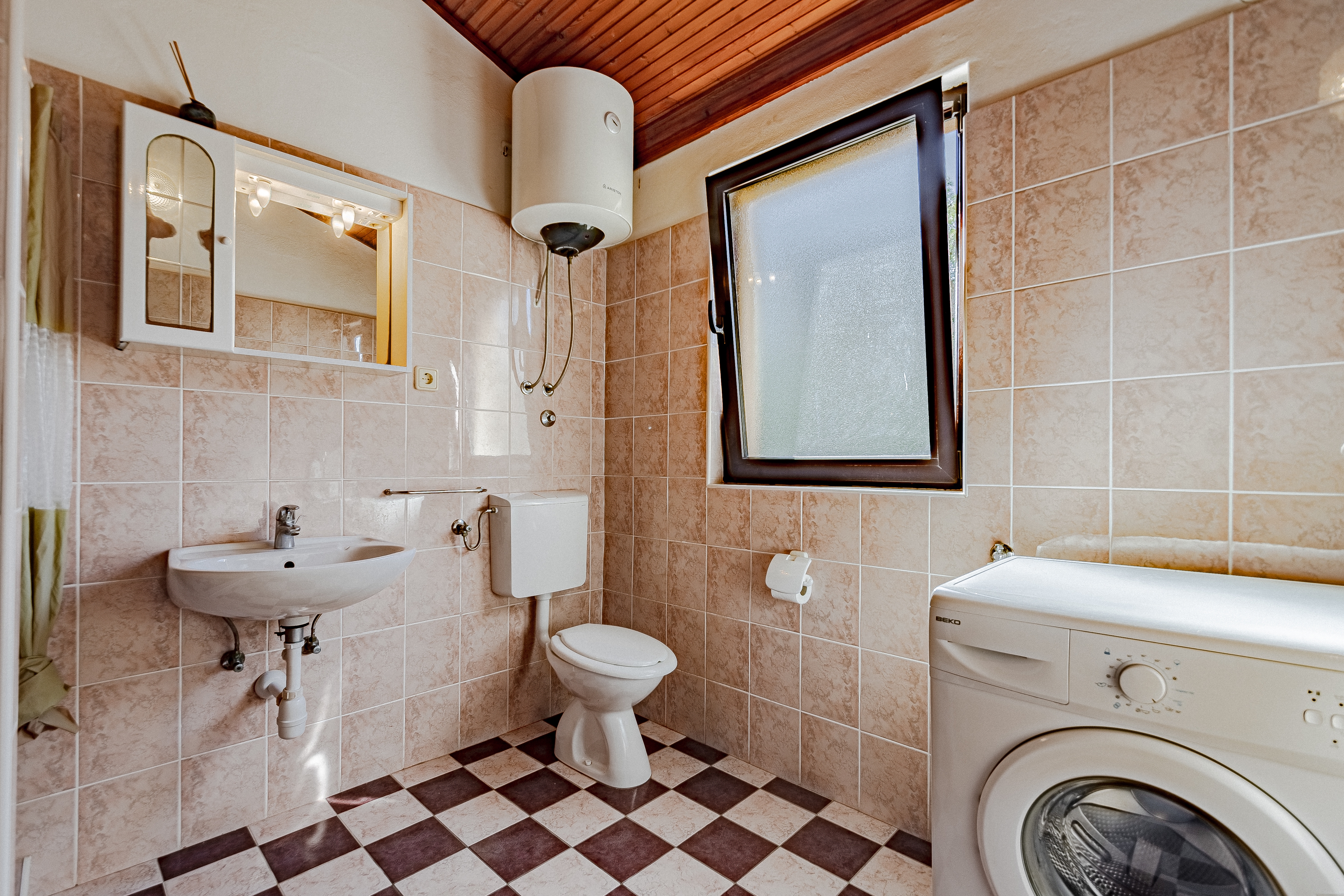 Three bedroom apartment near beach Prigradica, Korčula  A-a