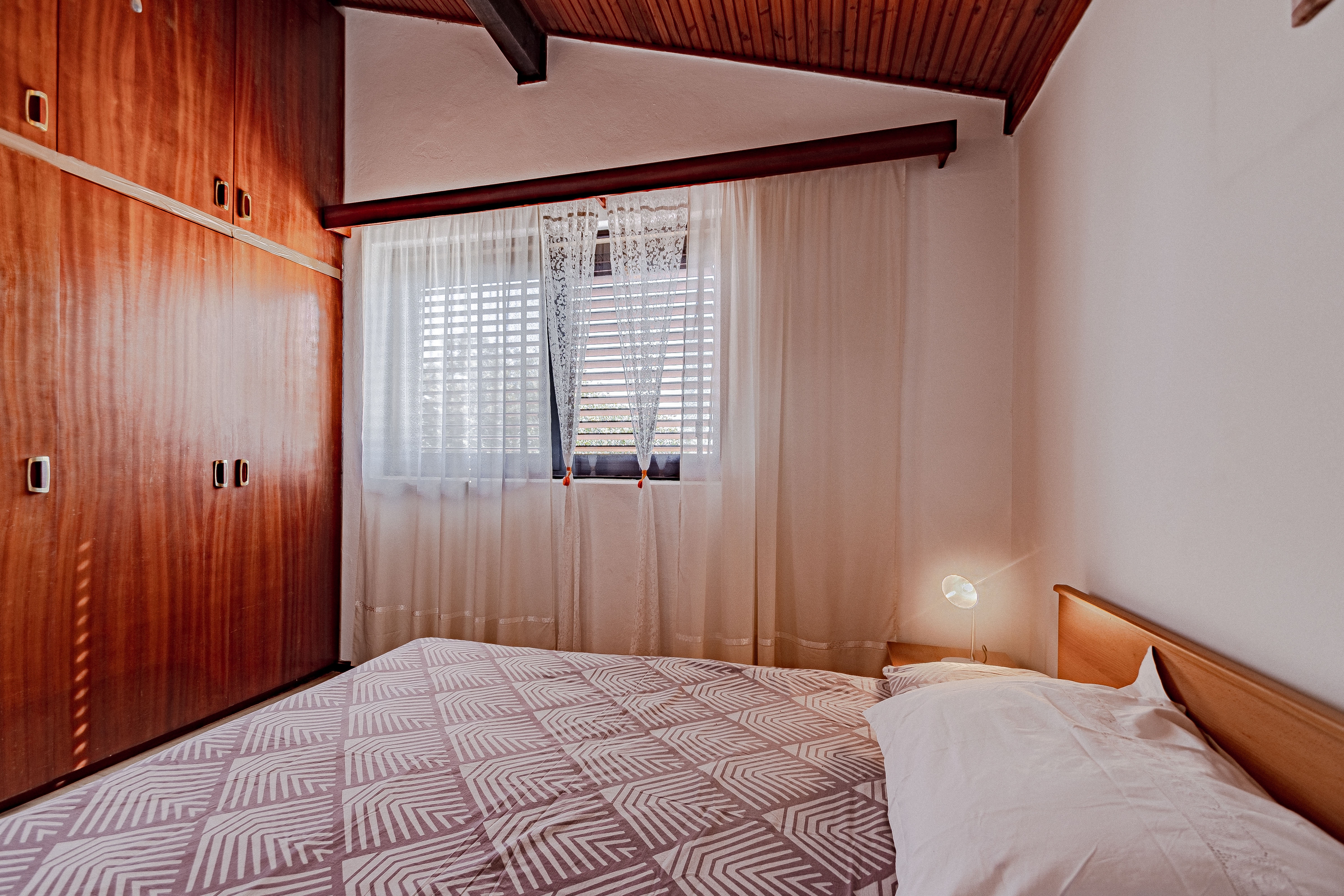 Three bedroom apartment near beach Prigradica, Korčula  A-a
