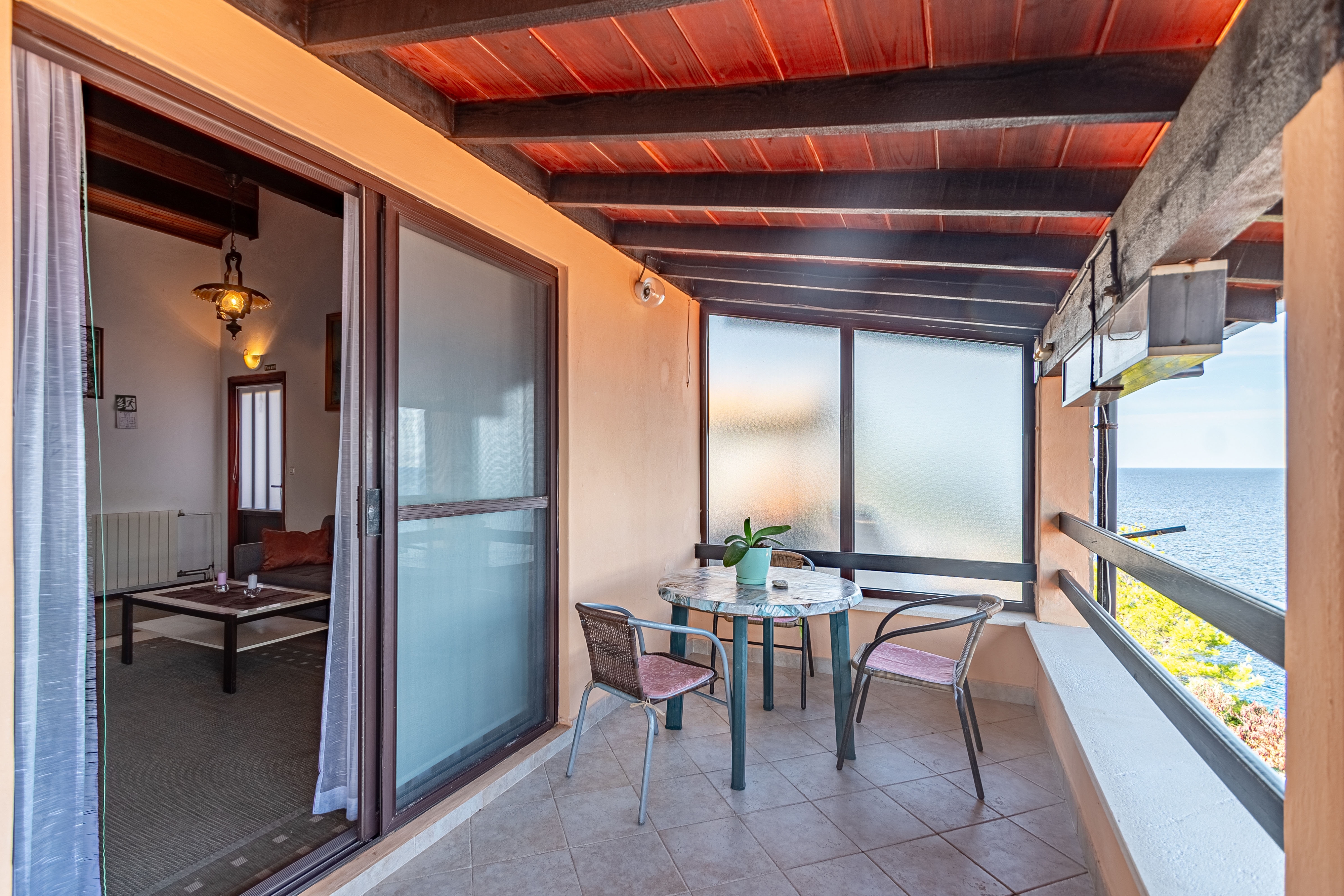 Three bedroom apartment near beach Prigradica, Korčula  A-a