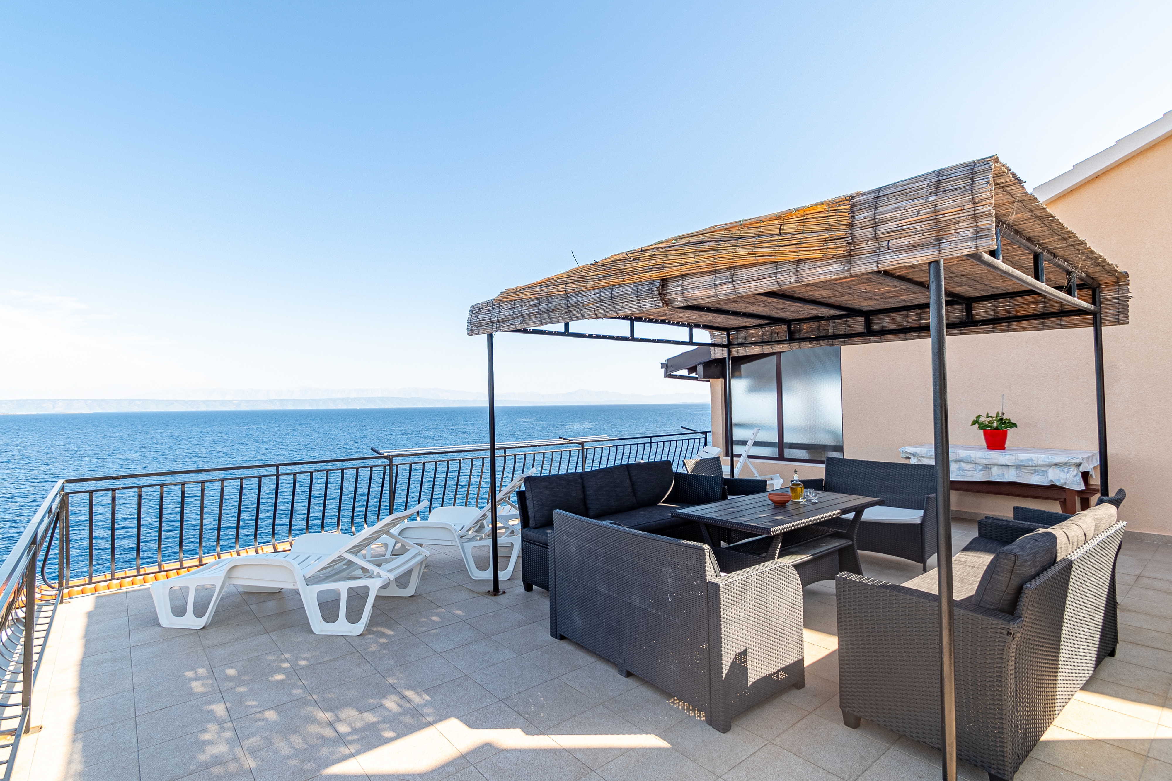 Three bedroom apartment near beach Prigradica, Korčula  A-a