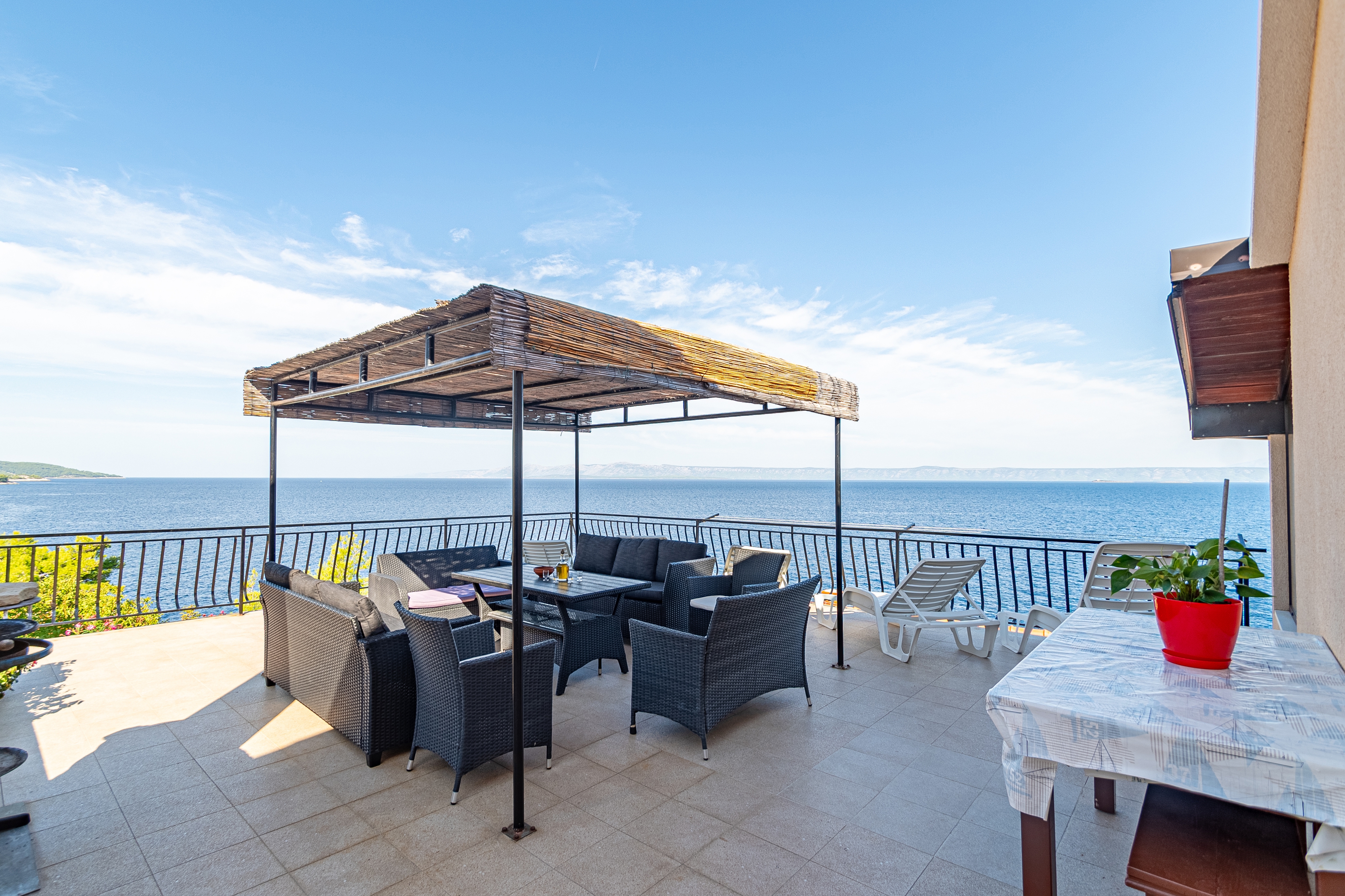 Three bedroom apartment near beach Prigradica, Korčula  A-a