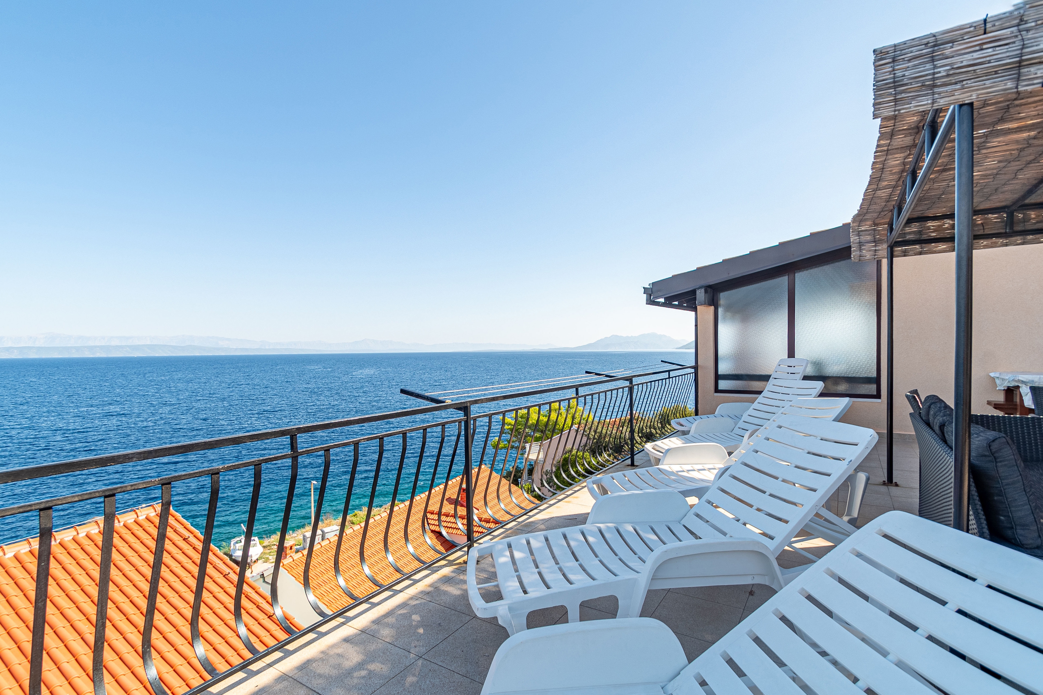 Three bedroom apartment near beach Prigradica, Korčula  A-a