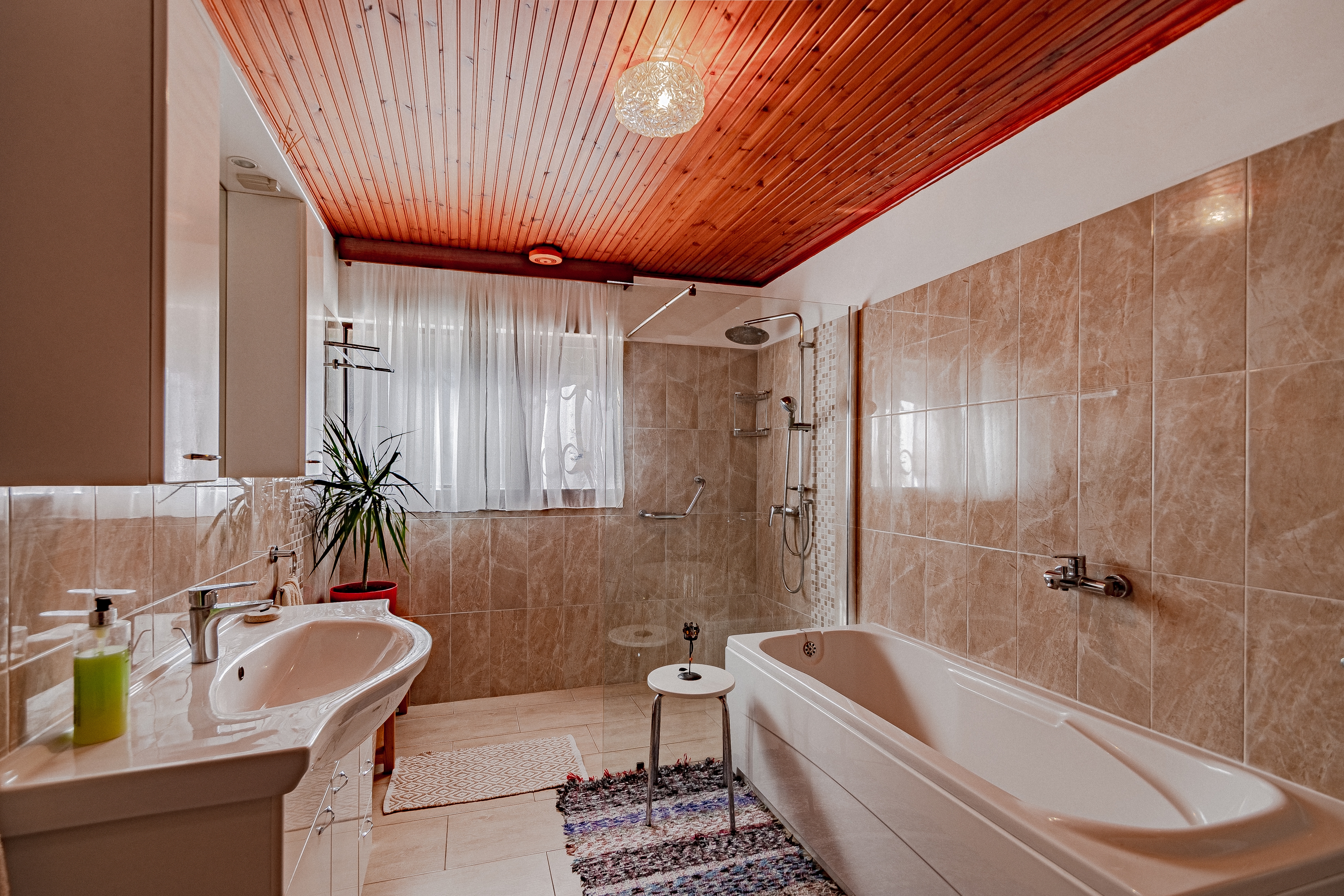 Three bedroom apartment near beach Prigradica, Korčula  A-e