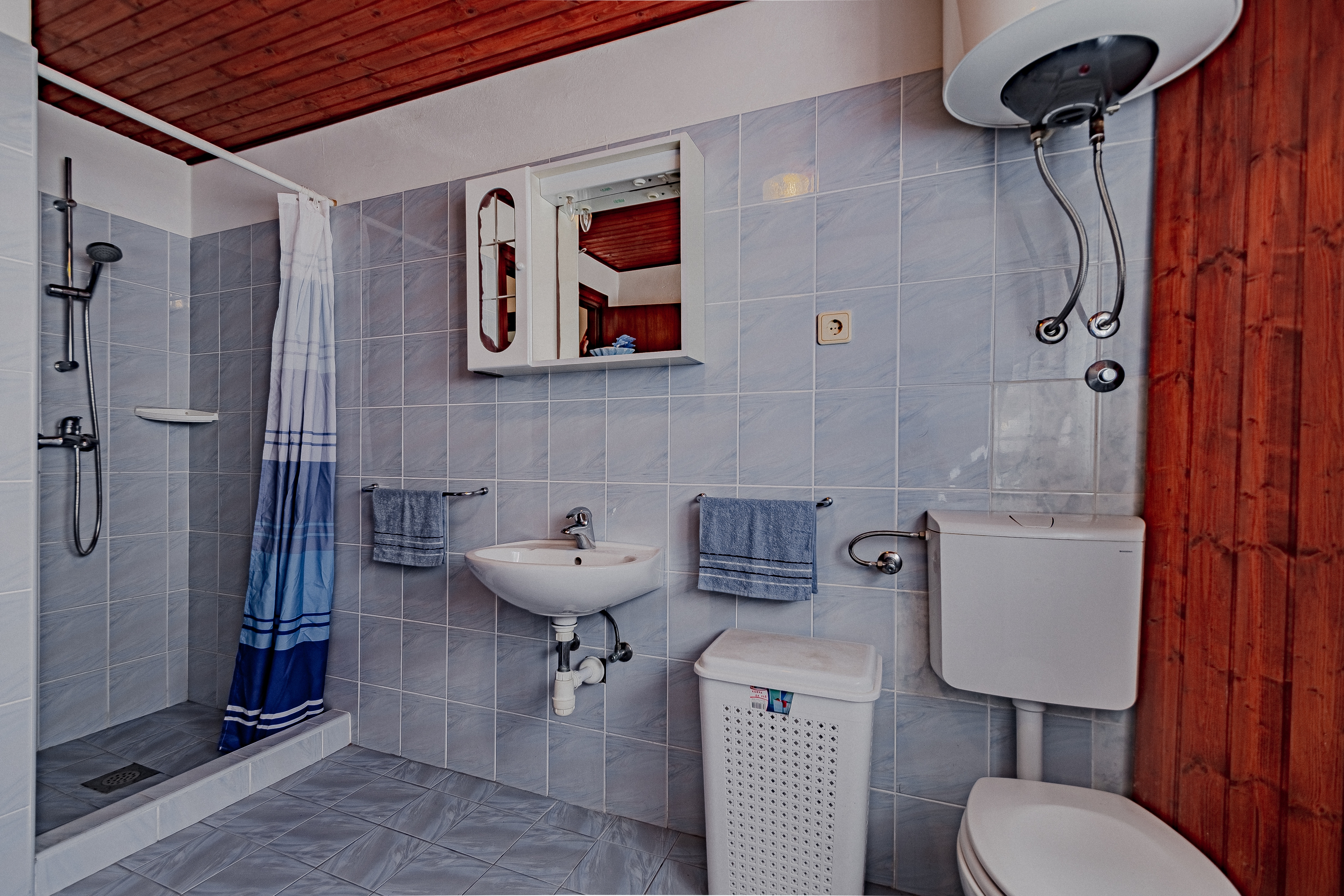 Three bedroom apartment near beach Prigradica, Korčula  A-e