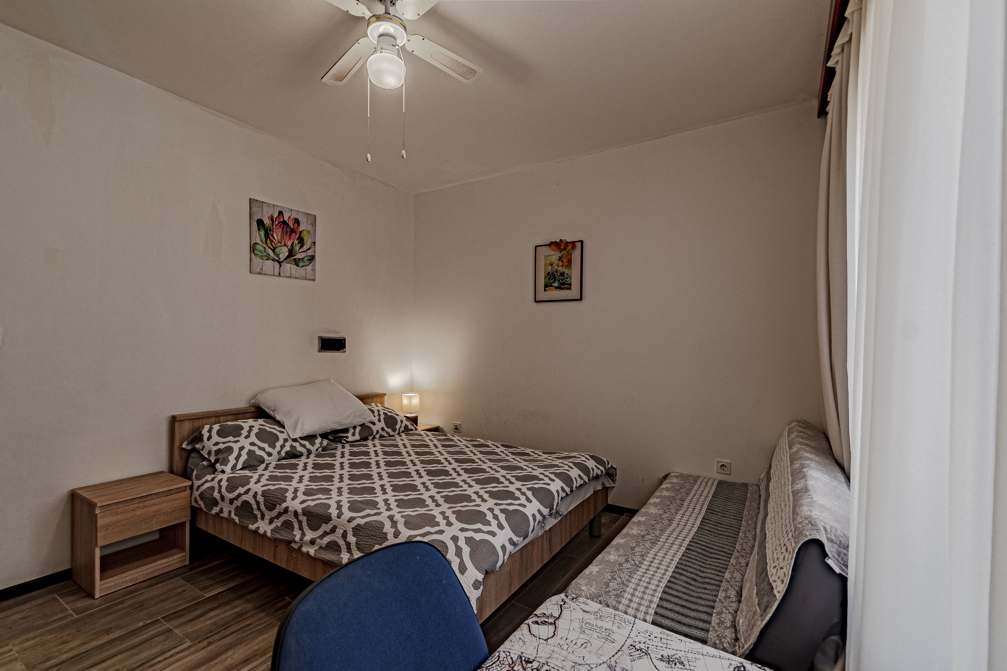 Three bedroom apartment near beach Prigradica, Korčula  A-e