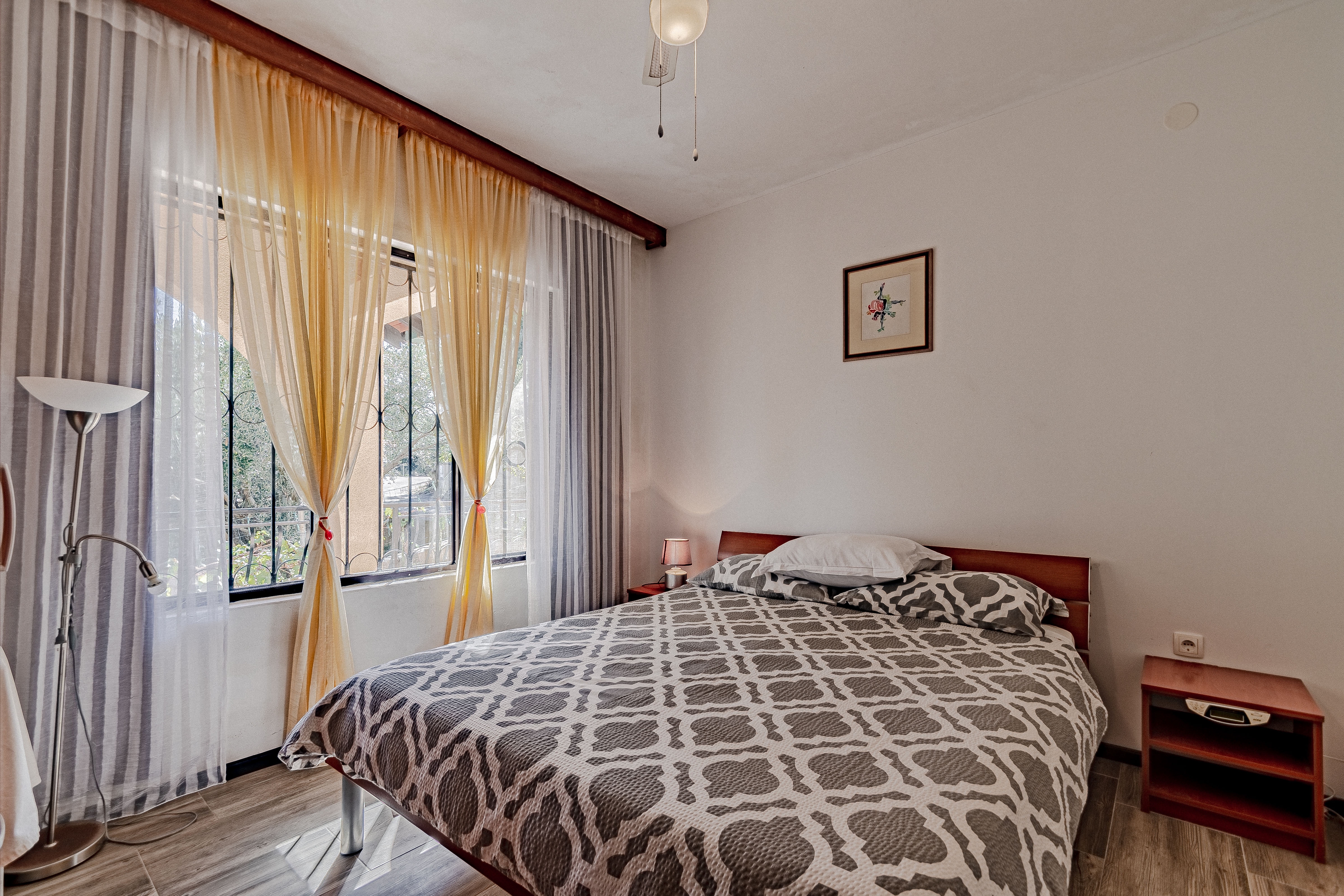 Three bedroom apartment near beach Prigradica, Korčula  A-e