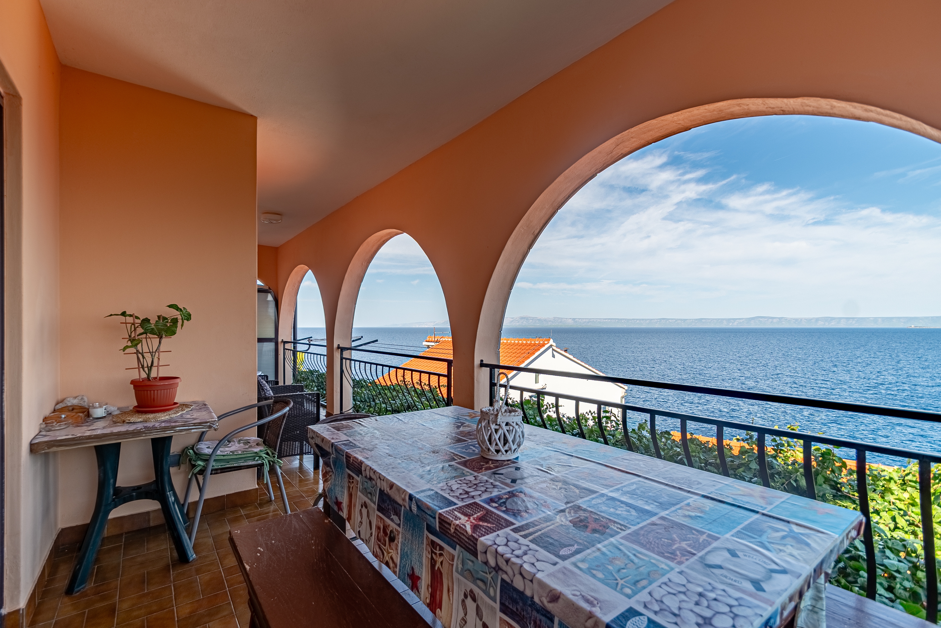 Three bedroom apartment near beach Prigradica, Korčula  A-e