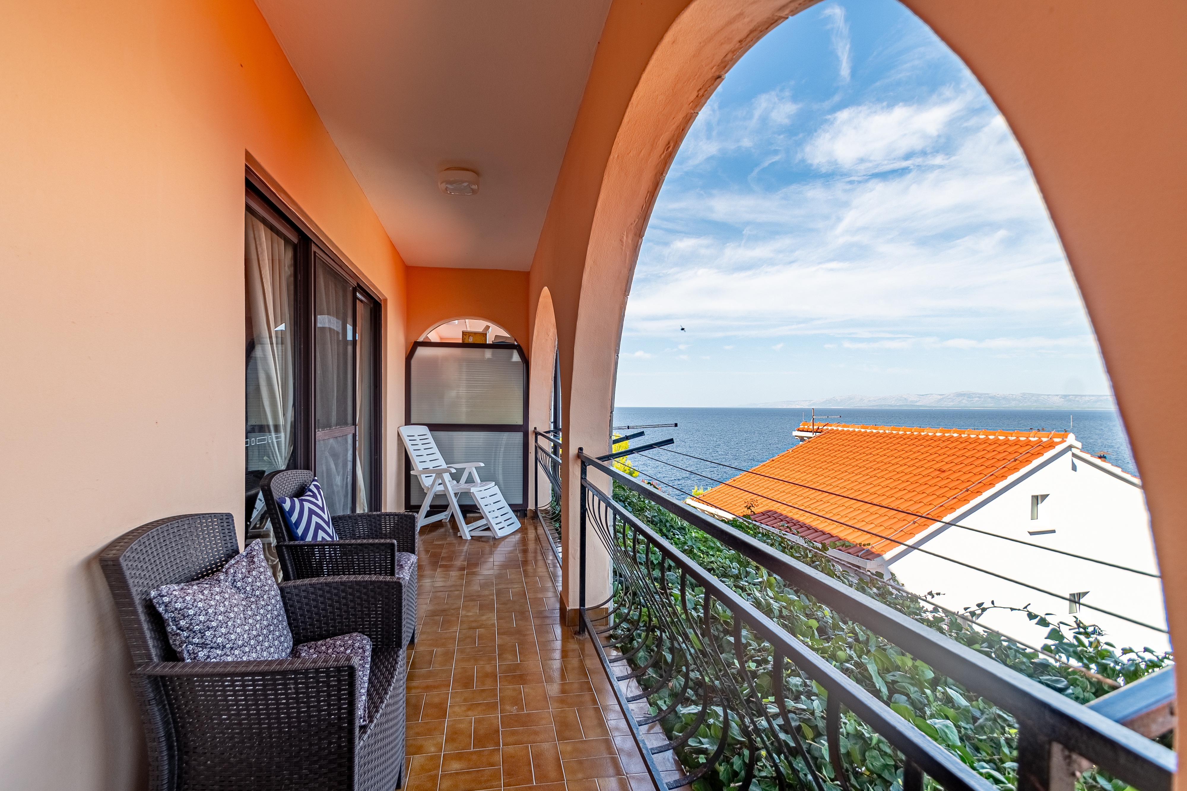 Three bedroom apartment near beach Prigradica, Korčula  A-e