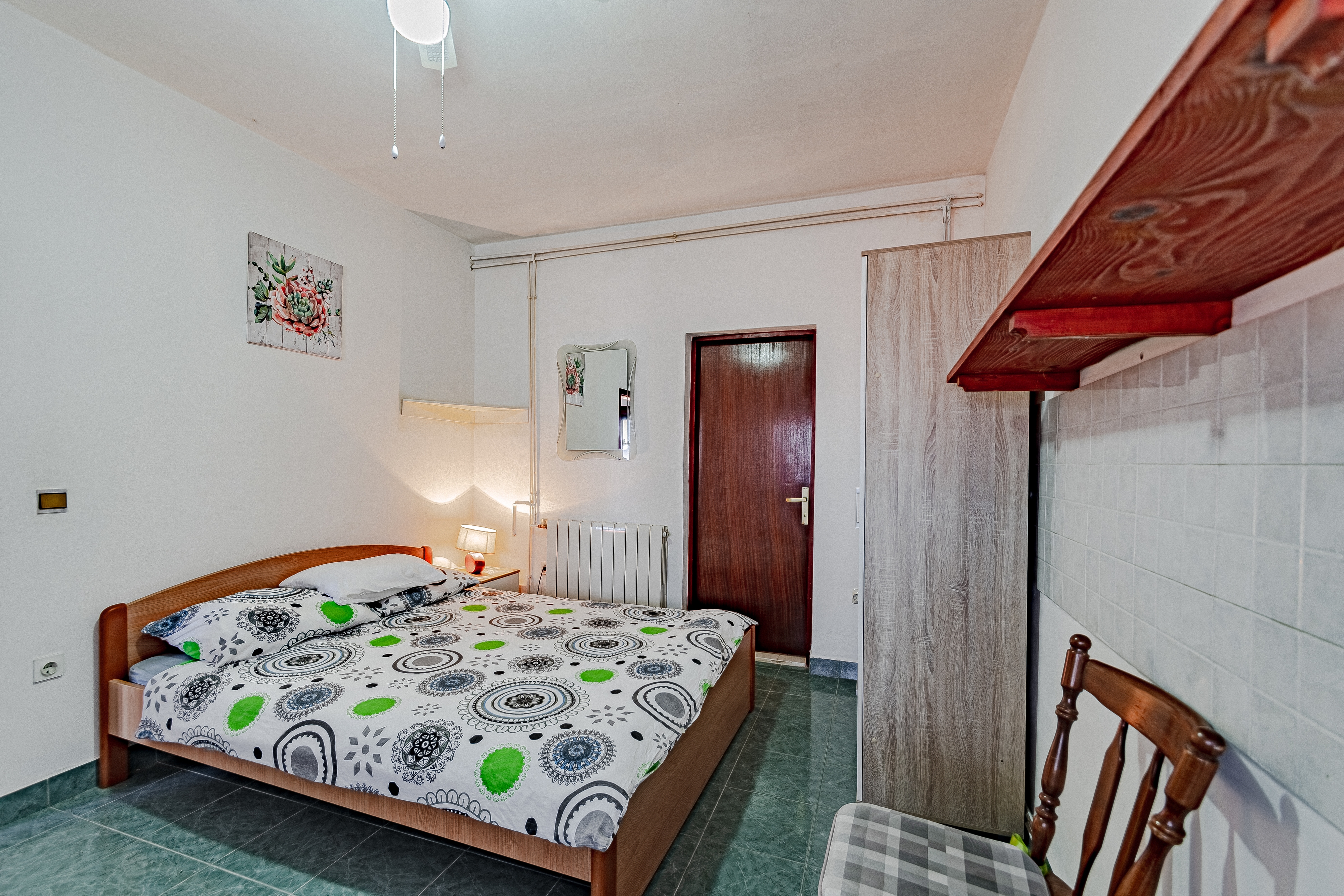 Three bedroom apartment near beach Prigradica, Korčula  A-f