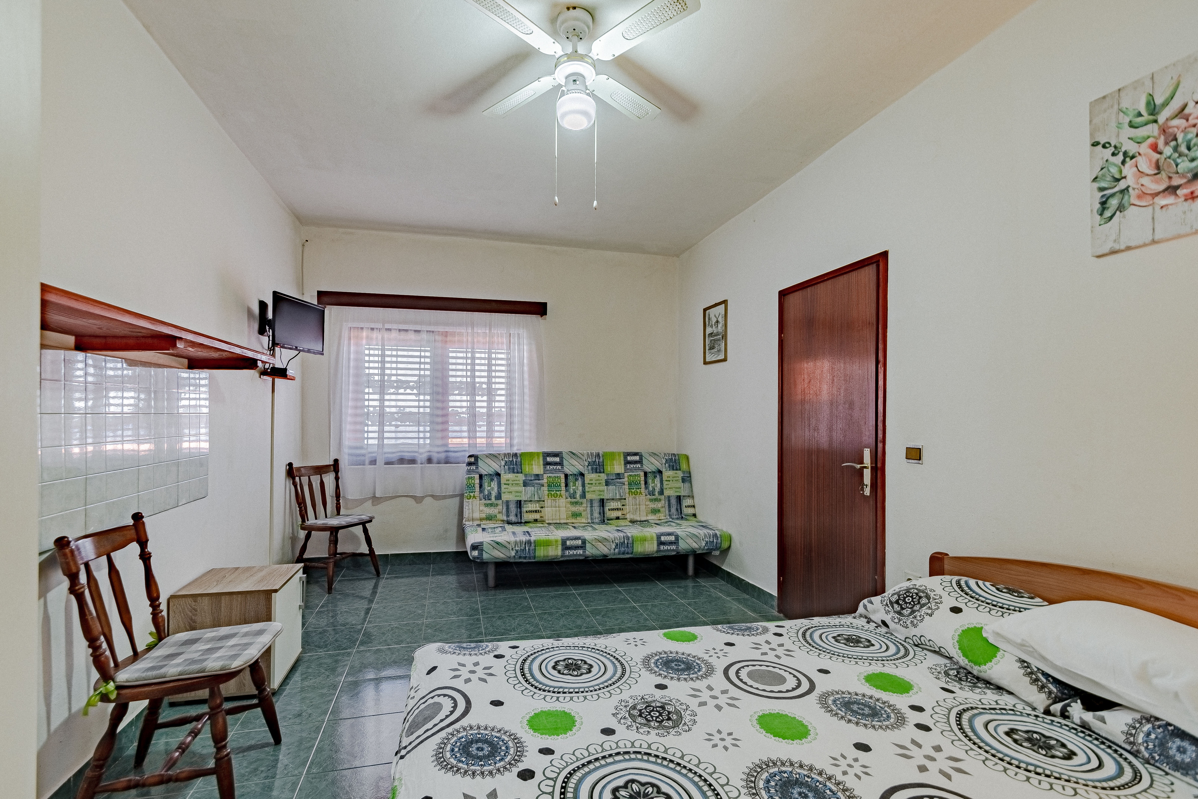 Three bedroom apartment near beach Prigradica, Korčula  A-f