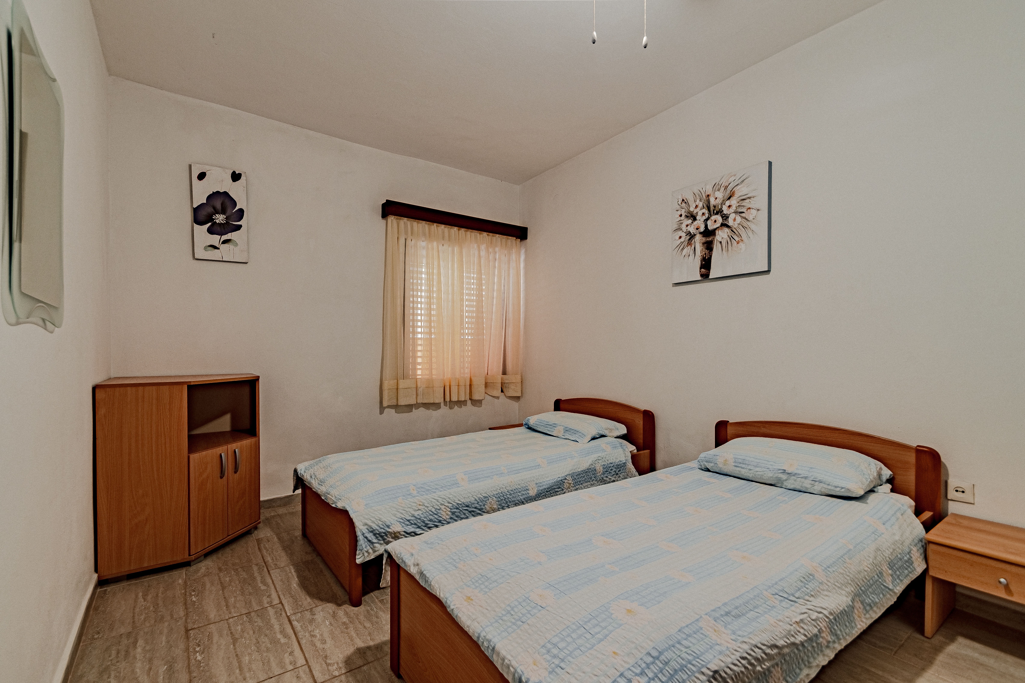 Three bedroom apartment near beach Prigradica, Korčula  A-f