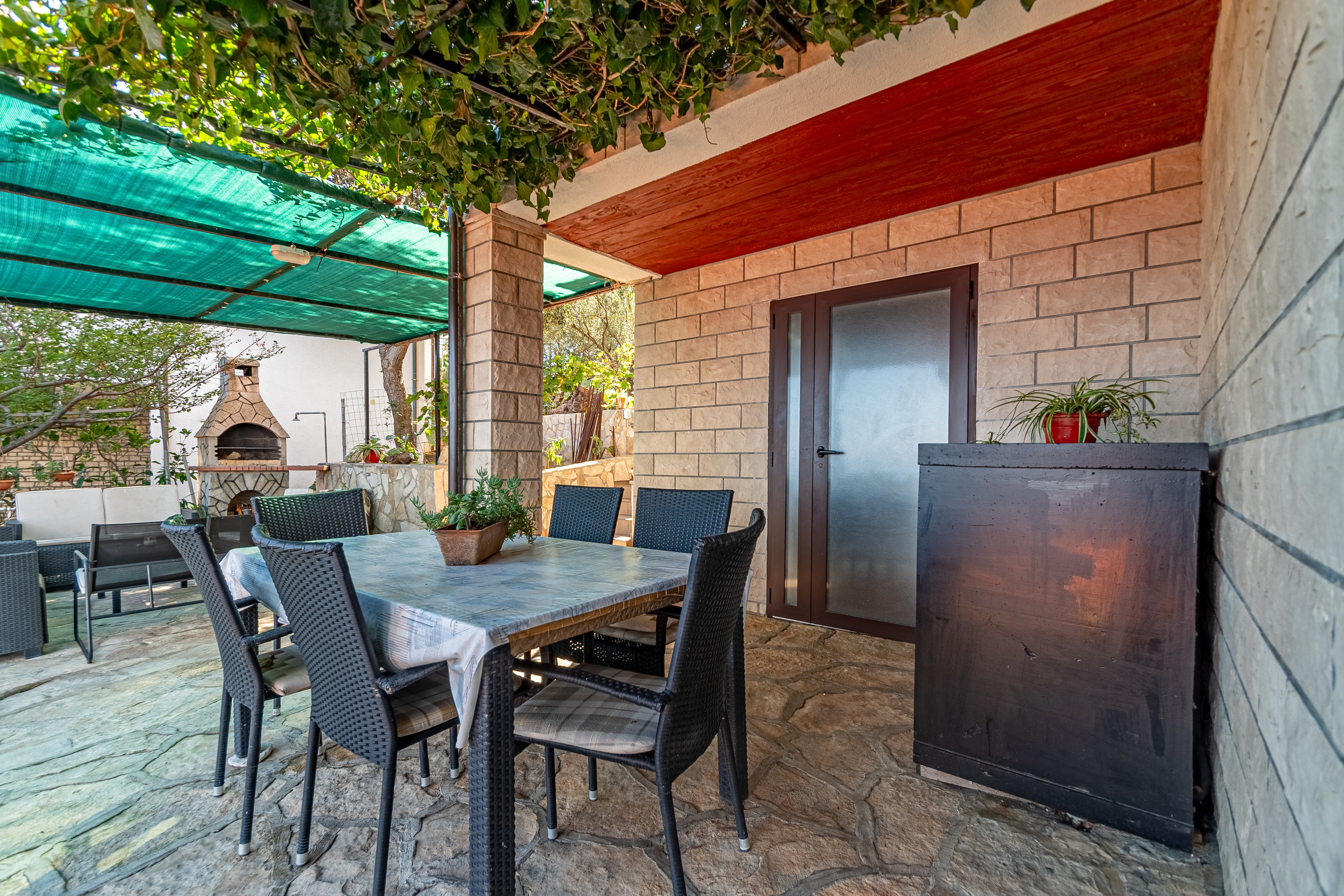 Three bedroom apartment near beach Prigradica, Korčula  A-f