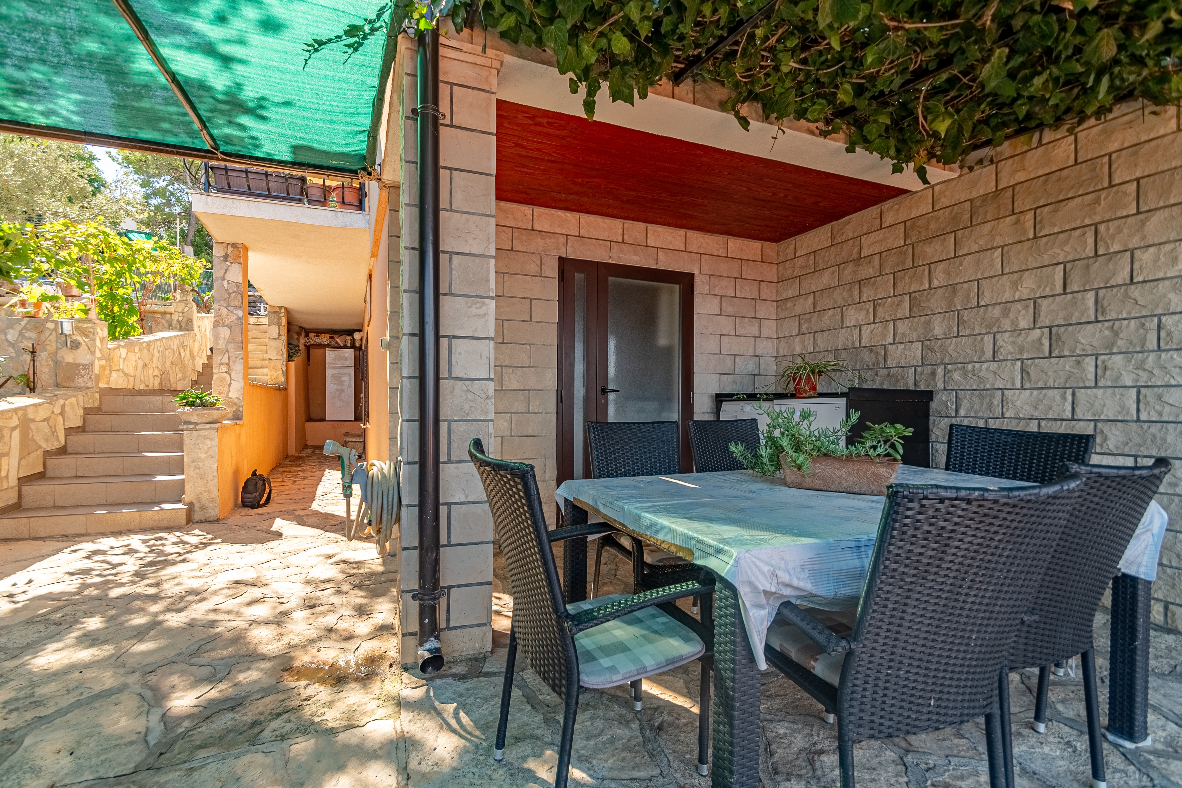 Three bedroom apartment near beach Prigradica, Korčula  A-f