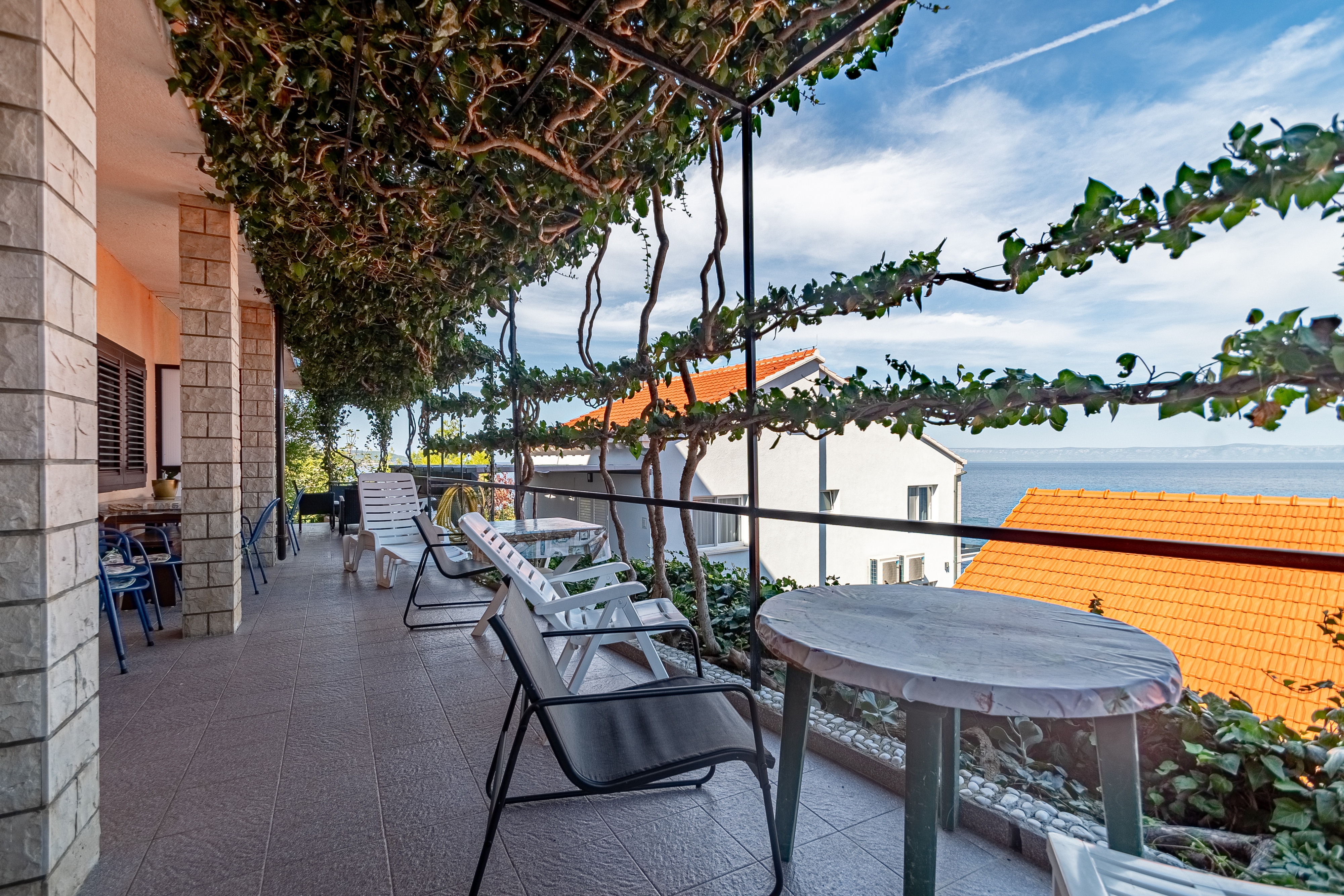 Three bedroom apartment near beach Prigradica, Korčula  A-f