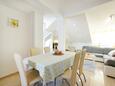 Vodice, Dining room in the apartment, air condition available and WiFi.