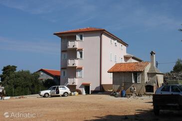 Property Jakišnica, Pag, Property 6274 - Apartments near sea with pebble beach.