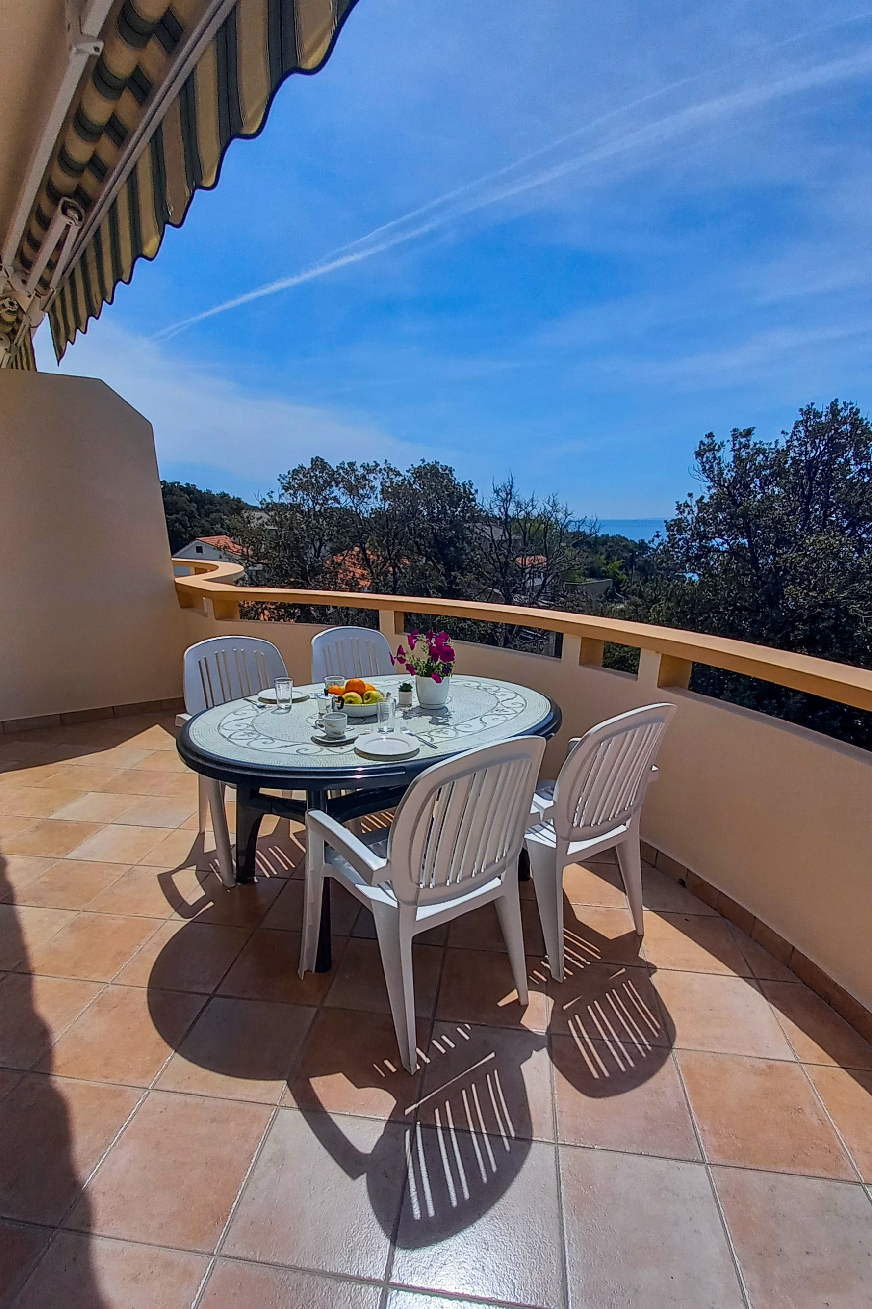 Two bedroom apartment near beach Cove Mulobedanj, Pag  A-a
