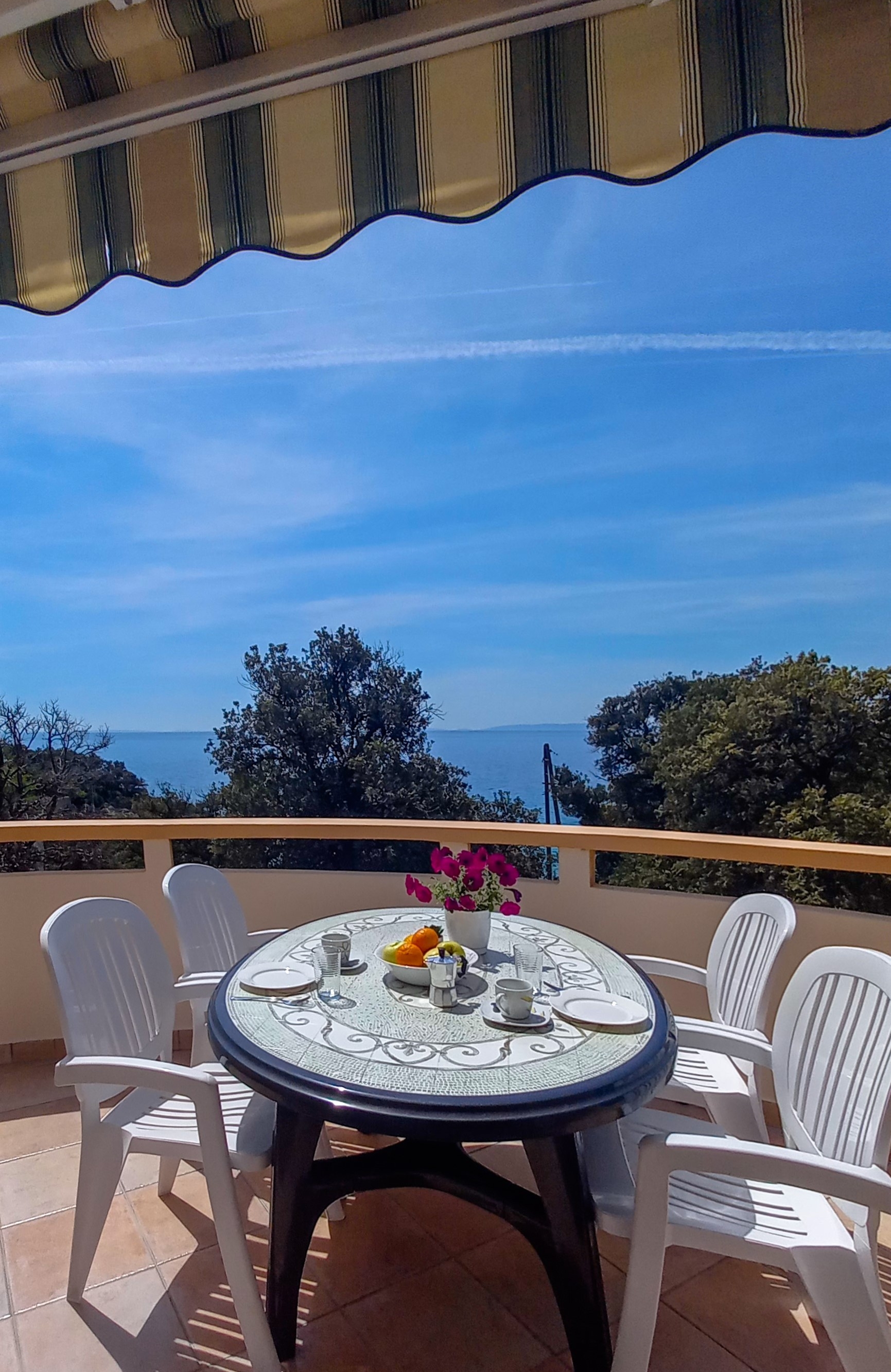 Two bedroom apartment near beach Cove Mulobedanj, Pag  A-a