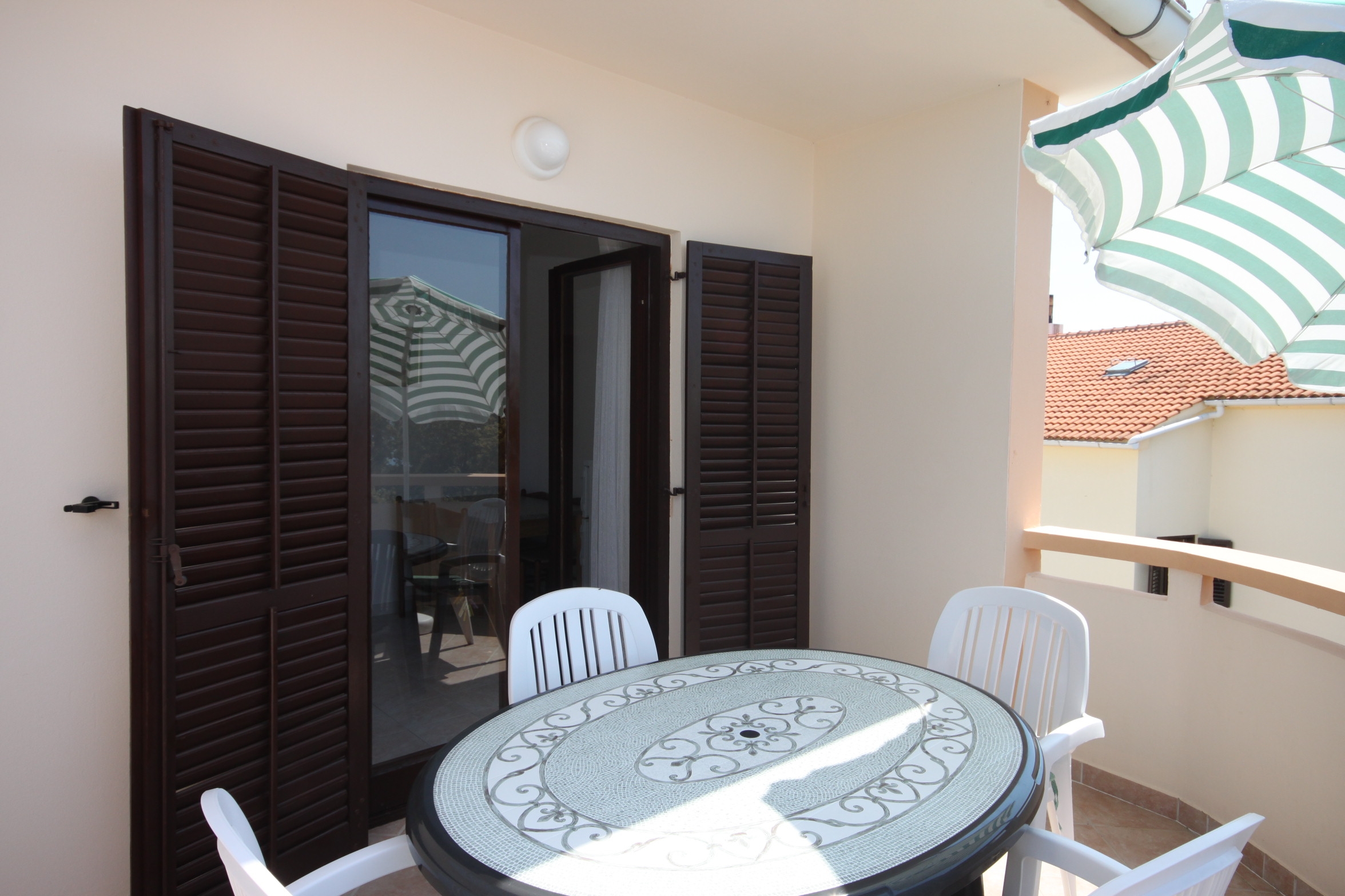Two bedroom apartment near beach Cove Mulobedanj, Pag  A-b