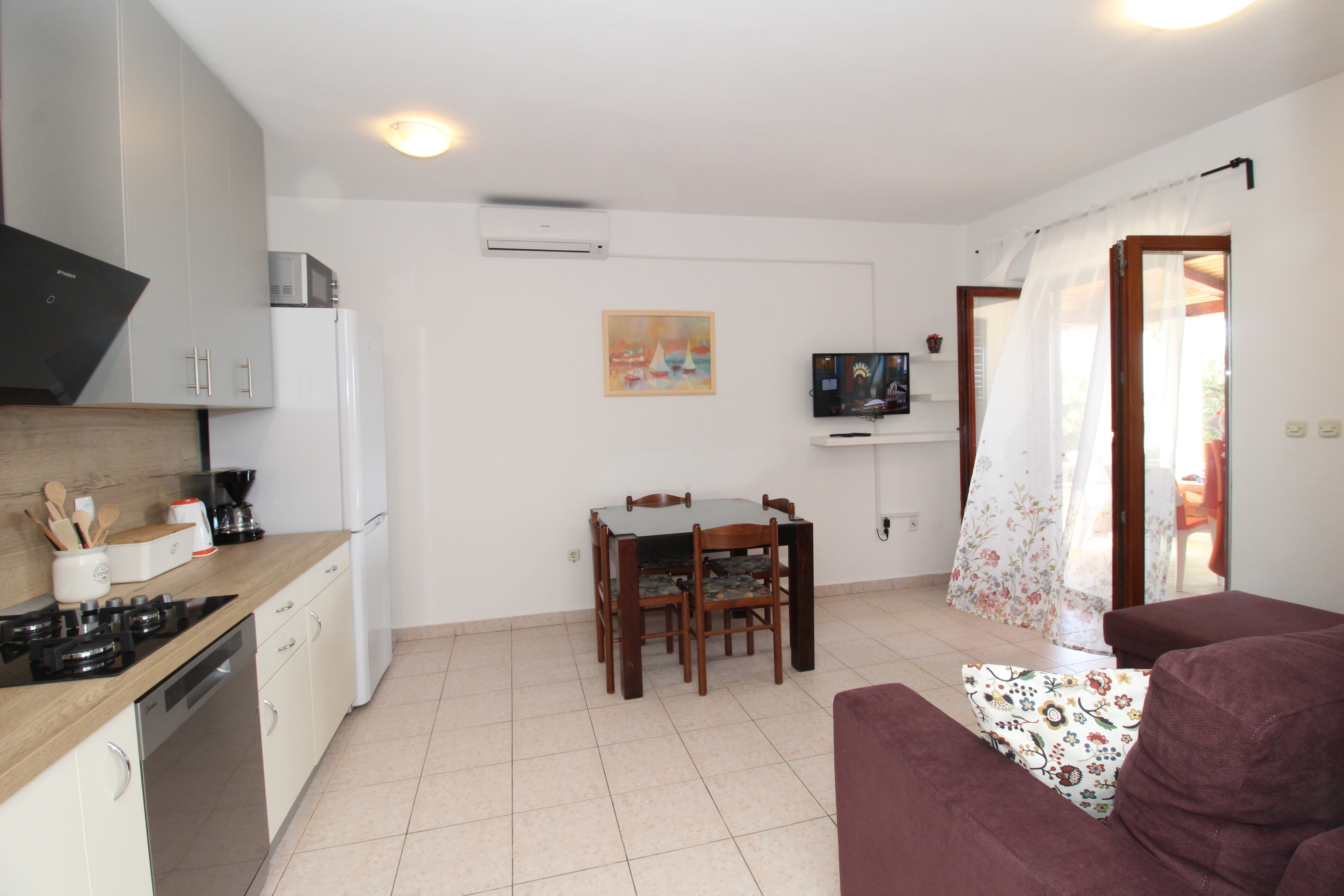 One bedroom apartment near beach Mandre, Pag (A-6284-a)