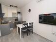 Jídelna Mandre, Jídelna v ubytování typu apartment, s klimatizací, domácí mazlíčci povoleni a WiFi.