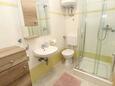 Koupelna Mandre, Koupelna v ubytování typu apartment, domácí mazlíčci povoleni a WiFi.