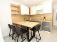 Jídelna Mandre, Jídelna v ubytování typu apartment, s klimatizací, domácí mazlíčci povoleni a WiFi.