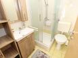 Ванная комната Mandre, Ванная комната в размещении типа studio-apartment, Домашние животные допускаются и WiFi.
