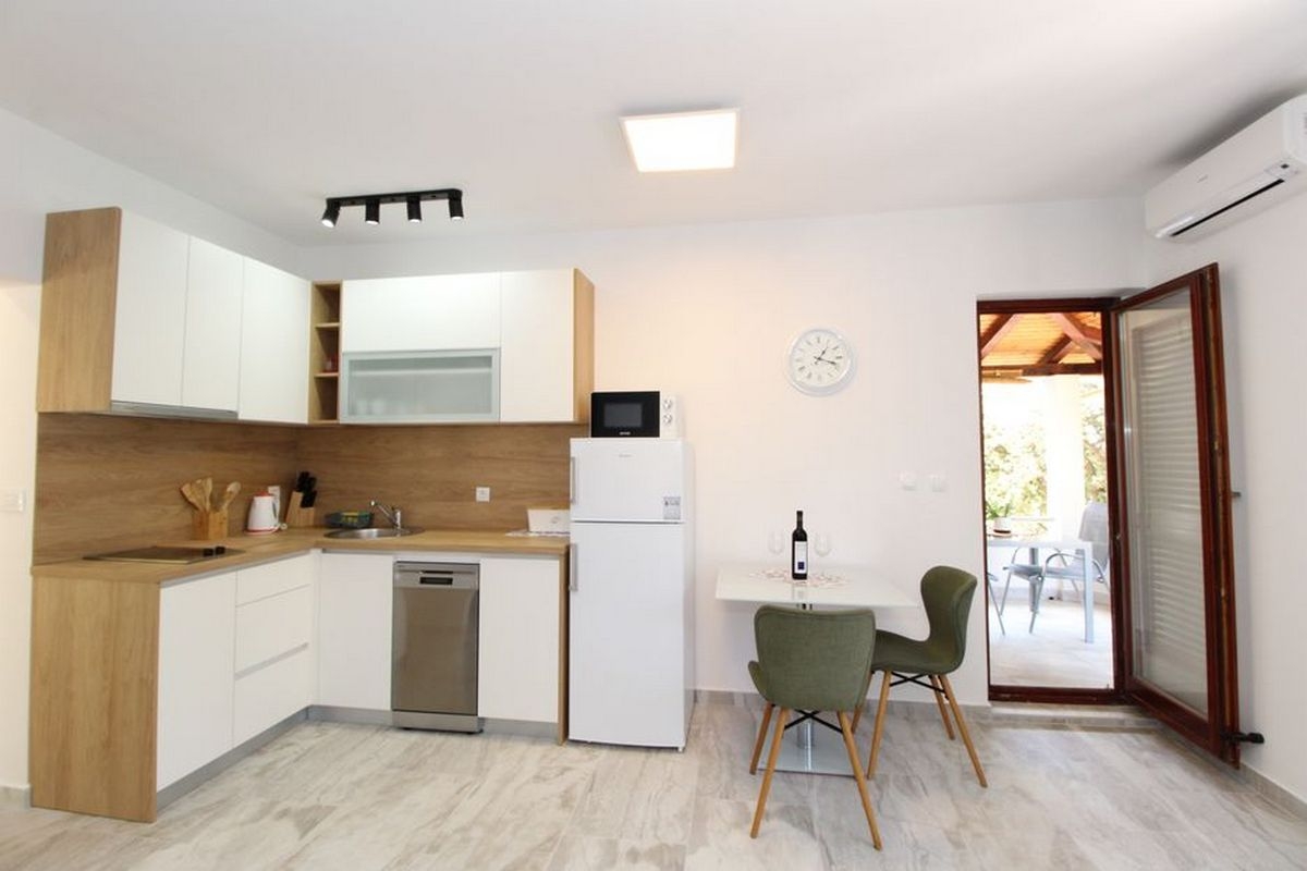 Studio flat near beach Mandre, Pag (AS-6284-a) Studio flat near beach Mandre, Pag (AS-6284-a)