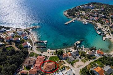 Property Jakišnica, Pag, Property 6285 - Apartments near sea with pebble beach.
