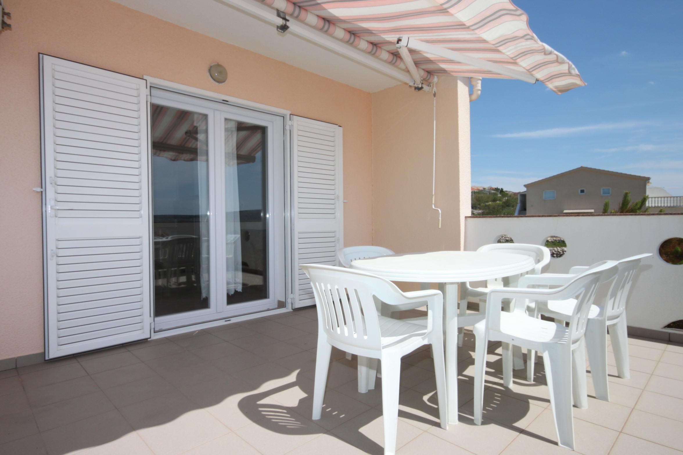 One bedroom apartment with terrace and sea view Kustići, Pag  A-b