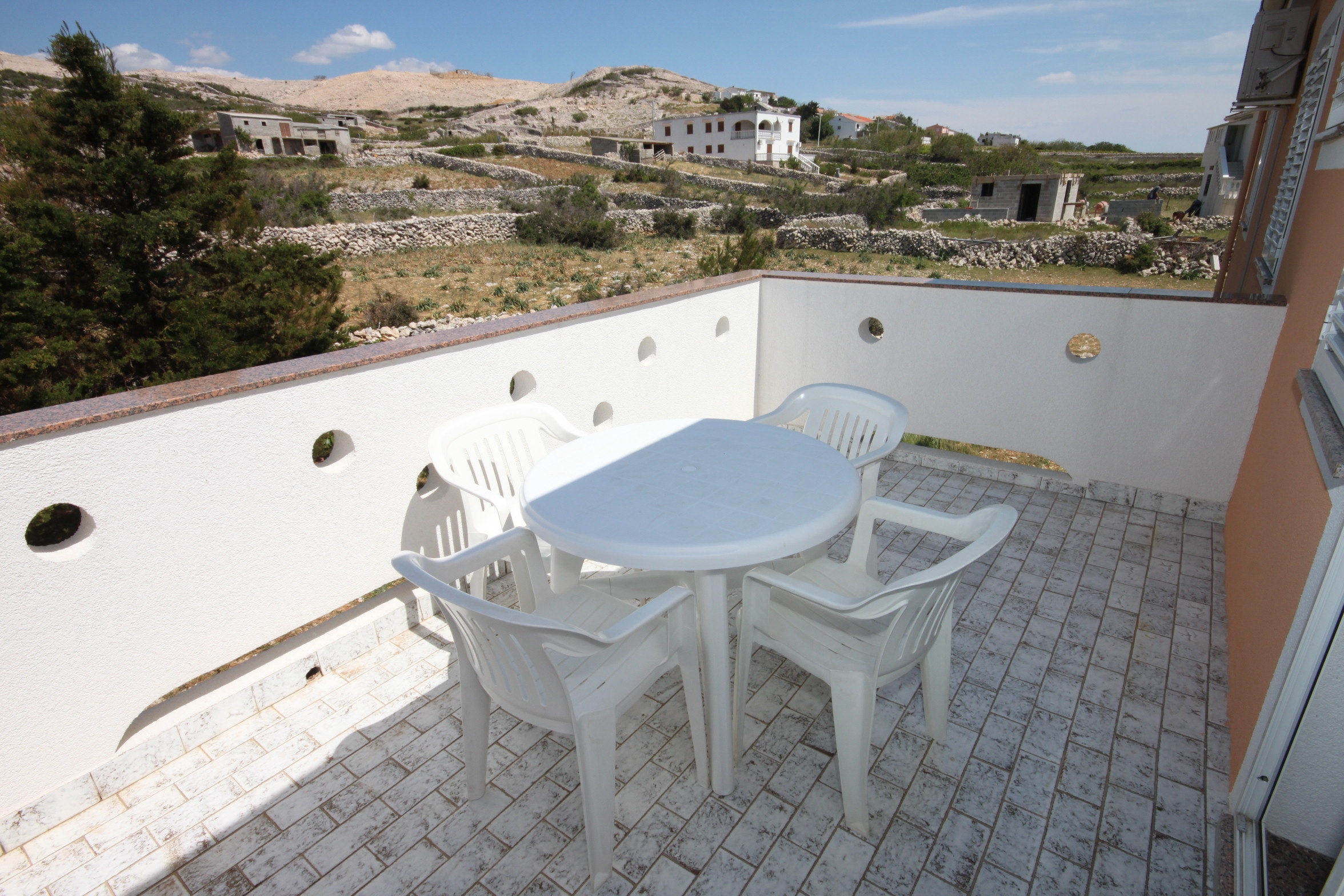 One bedroom apartment with terrace and sea view Kustići, Pag  A-c