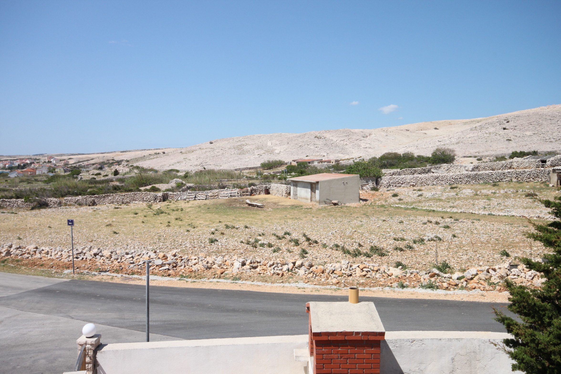 One bedroom apartment with terrace and sea view Kustići, Pag  A-c