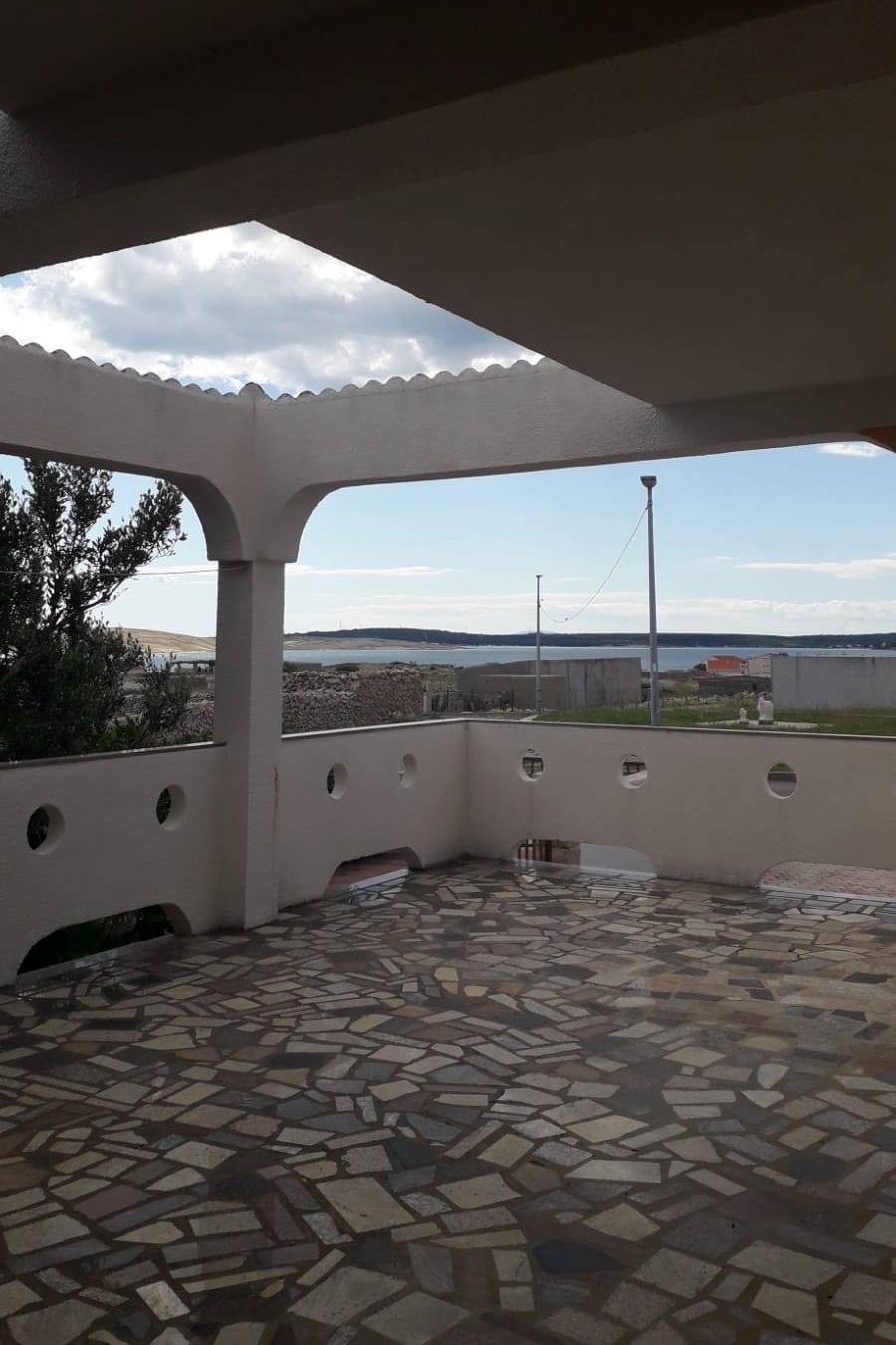 Two bedroom apartment with terrace and sea view Kustići, Pag  A-e